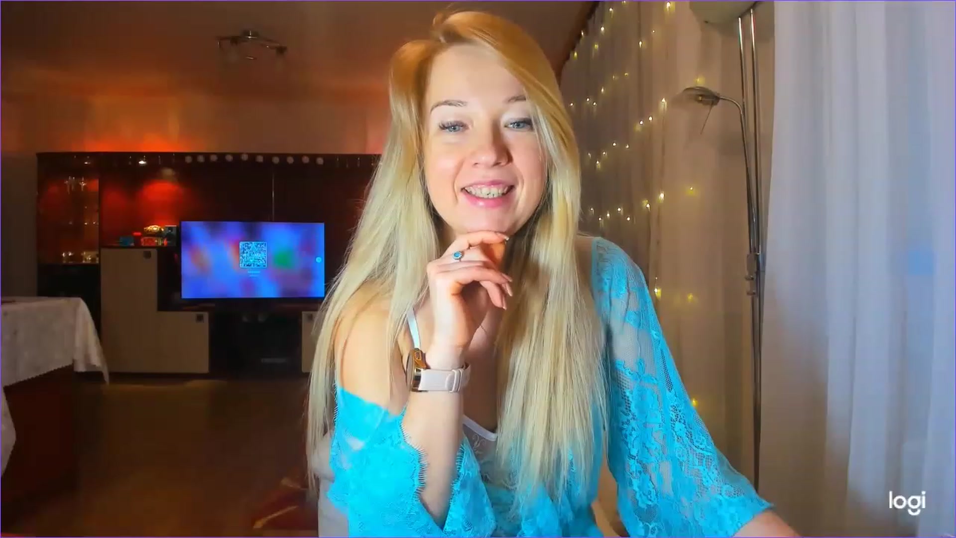 Gallery image thumbnail from LoraGlow's myfreecams stream on, 01/18/2023, 07:16 image 10 of 20