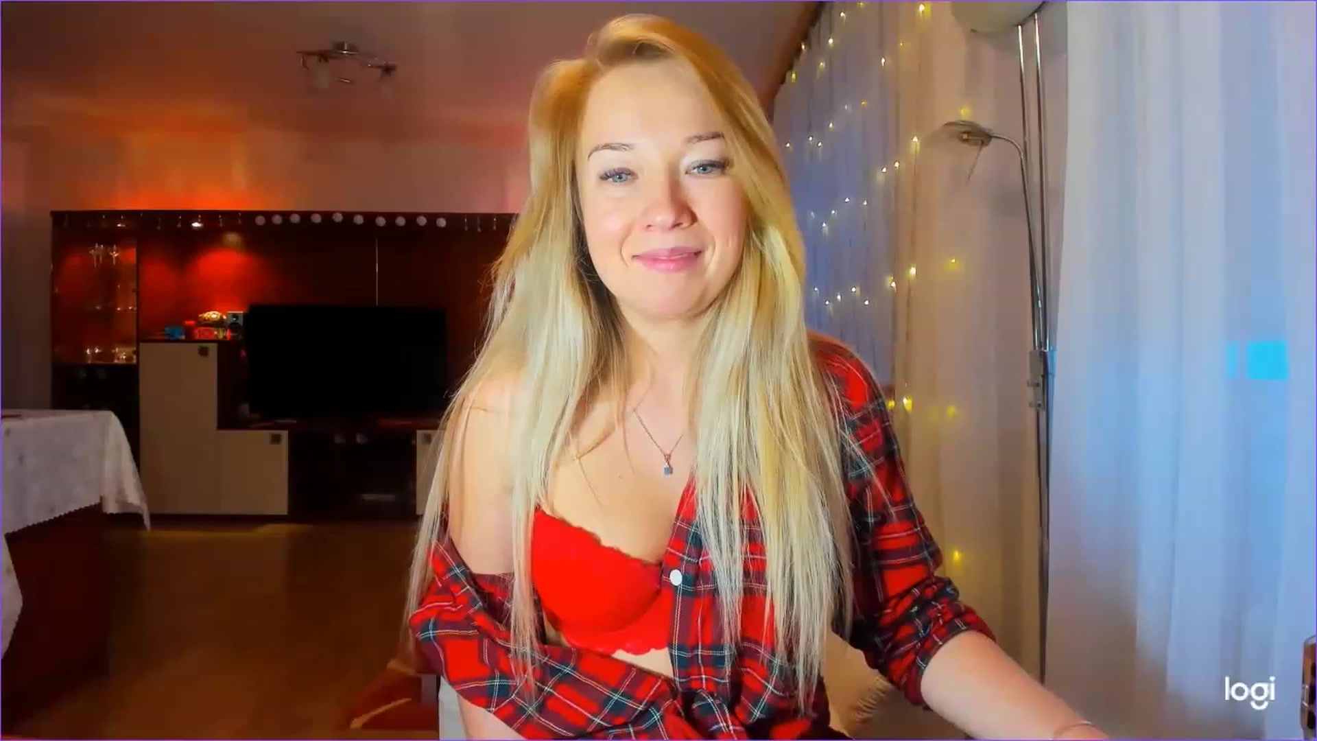 Gallery image thumbnail from LoraGlow's myfreecams stream on, 01/18/2023, 08:49 image 3 of 20