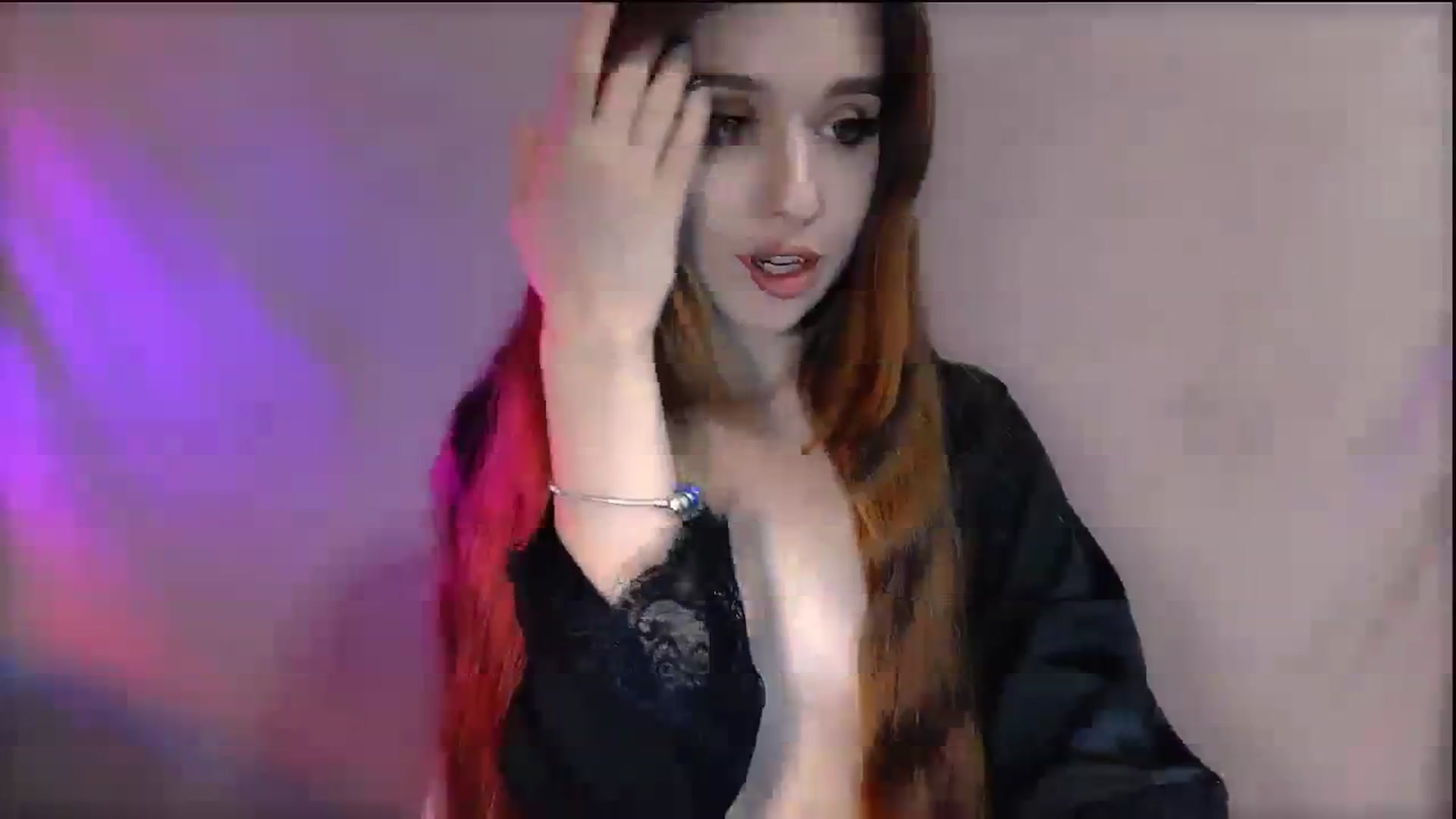 Gallery image thumbnail from Lora_Foxi's myfreecams stream on, 12/24/2023, 14:20 image 13 of 20