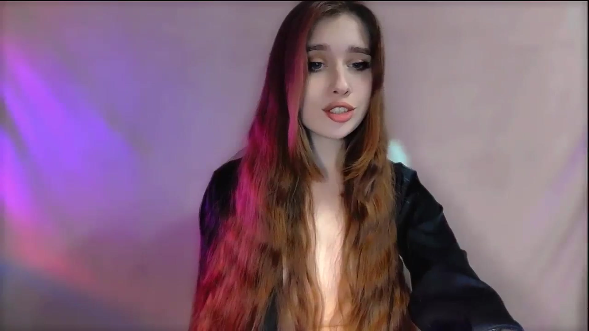 Gallery image thumbnail from Lora_Foxi's myfreecams stream on, 12/24/2023, 14:20 image 3 of 20