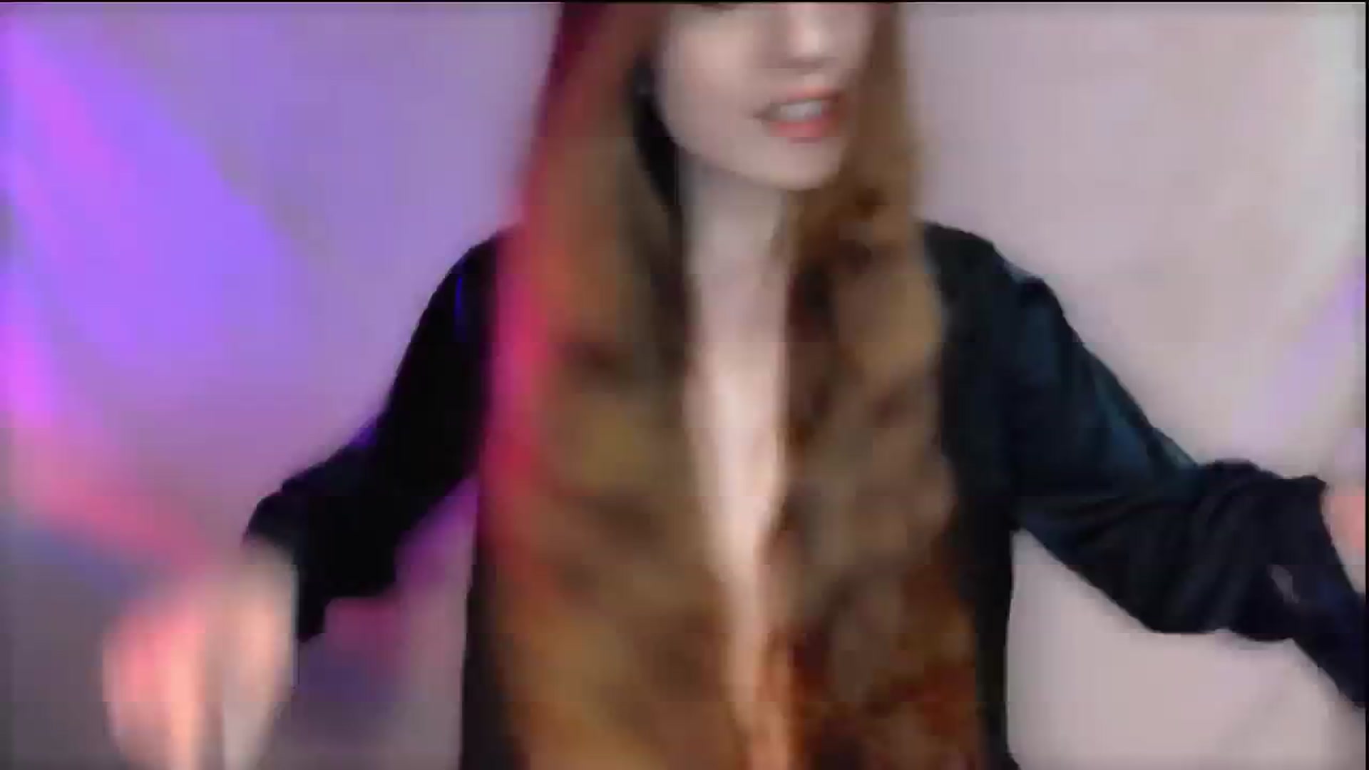 Gallery image thumbnail from Lora_Foxi's myfreecams stream on, 12/24/2023, 14:20 image 1 of 20