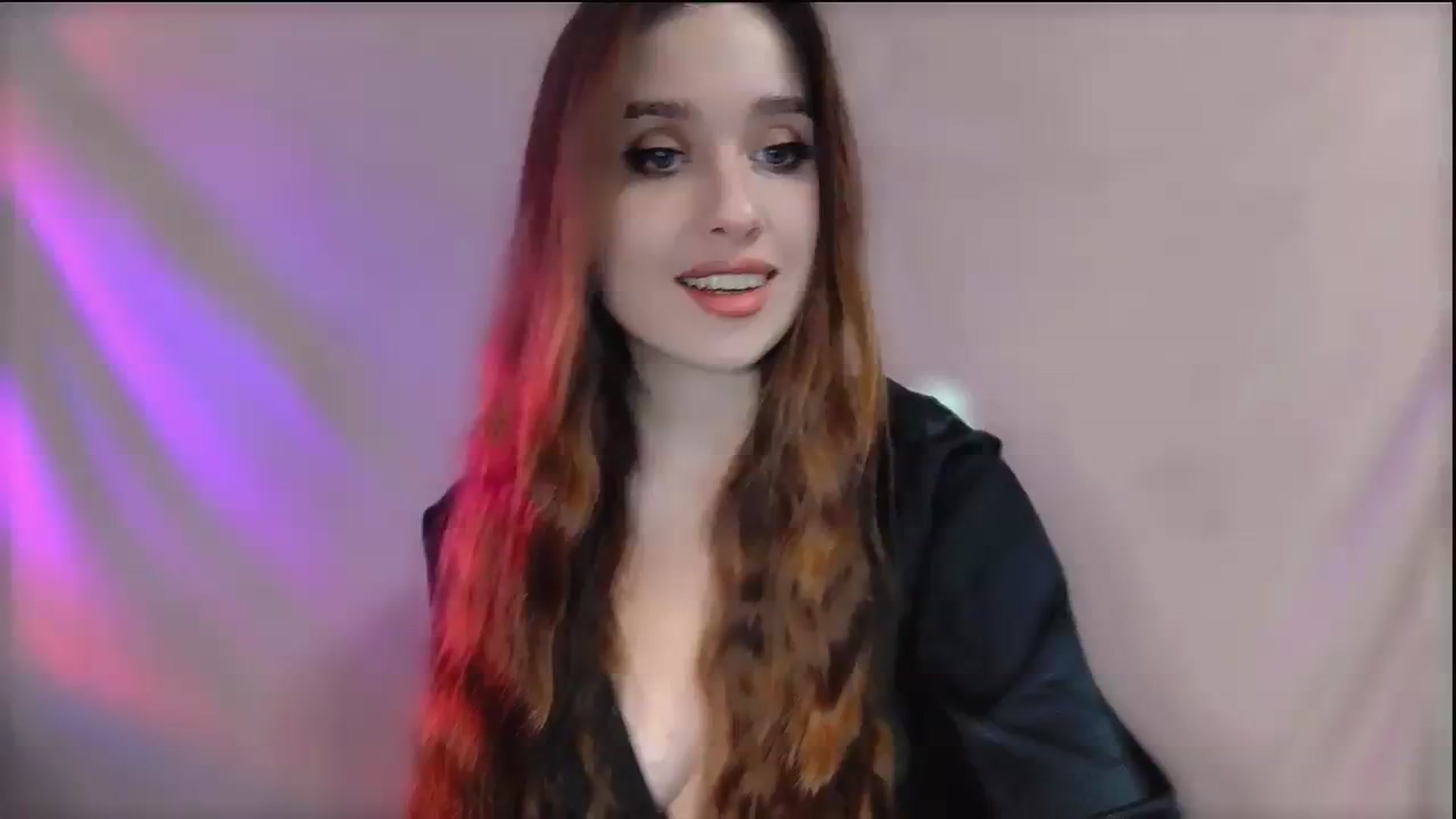 Gallery image thumbnail from Lora_Foxi's myfreecams stream on, 12/25/2023, 10:31 image 4 of 20