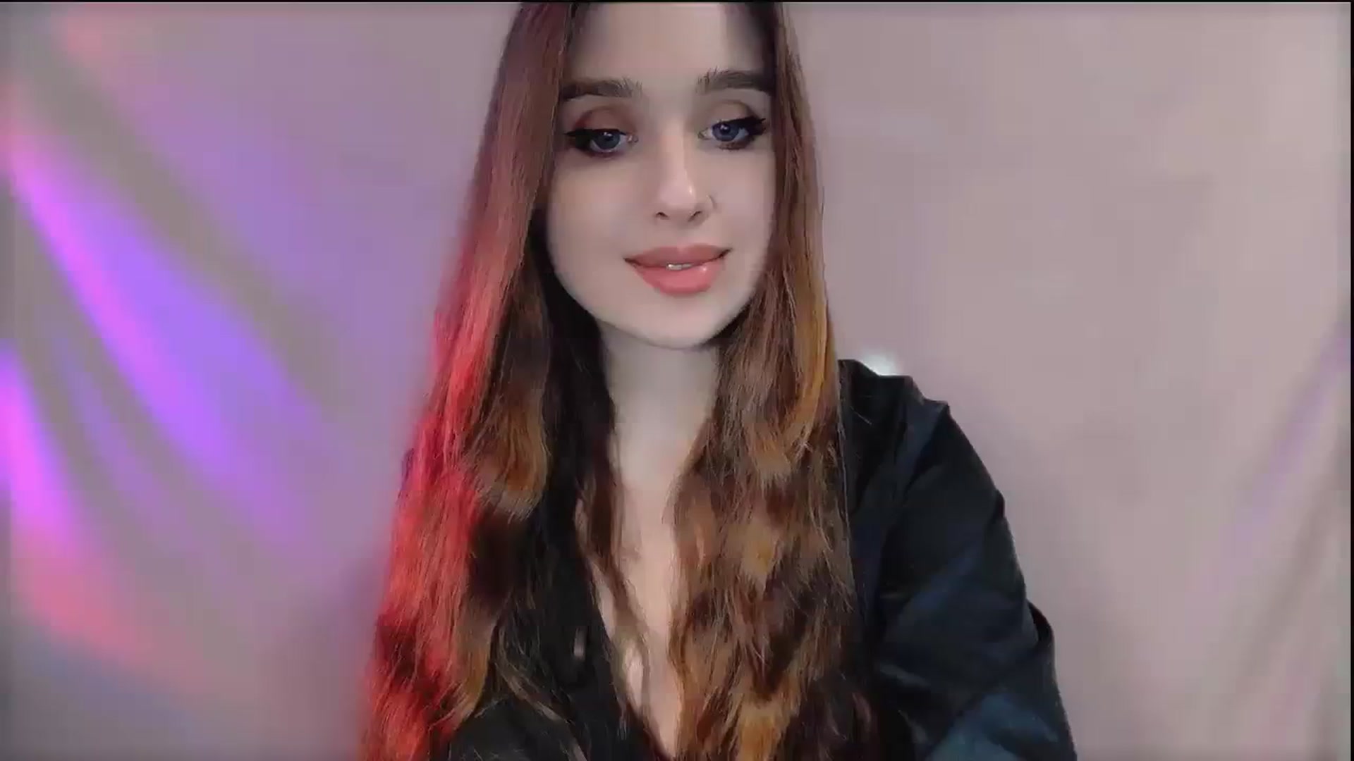 Gallery image thumbnail from Lora_Foxi's myfreecams stream on, 12/25/2023, 10:31 image 15 of 20