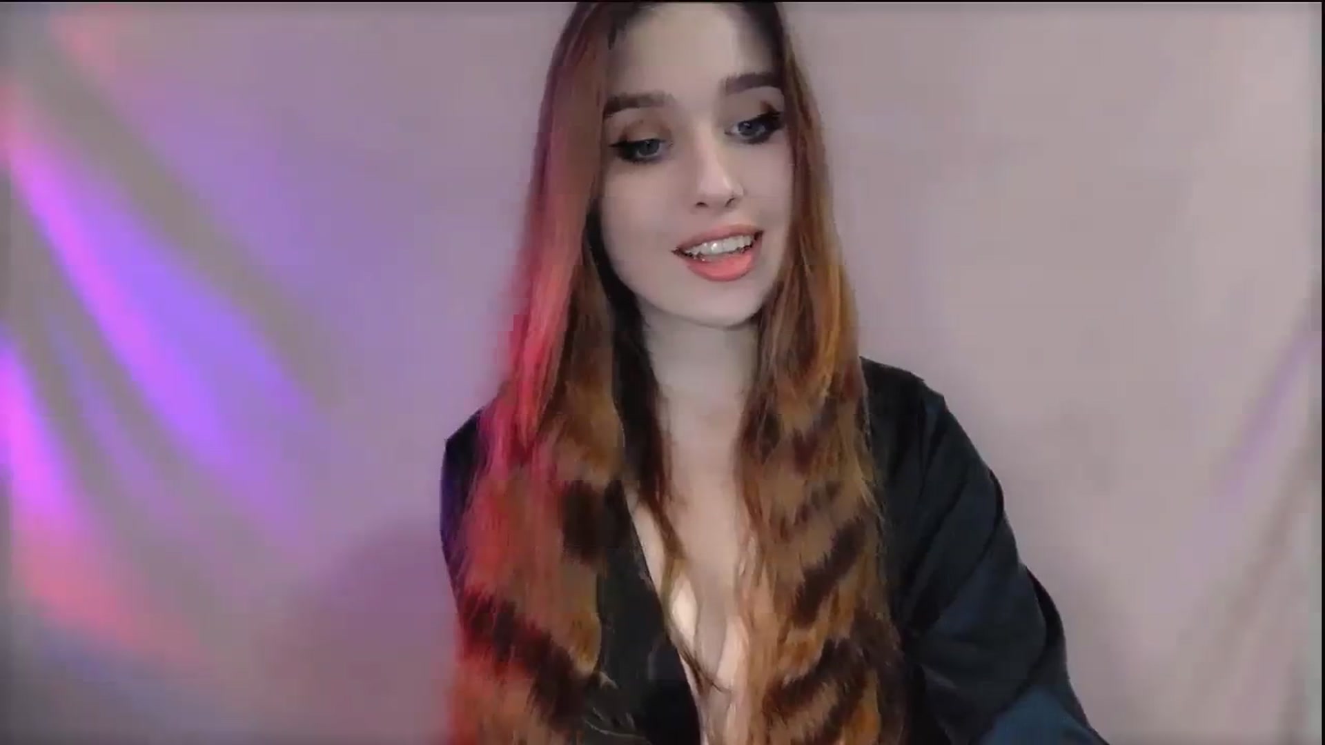 Gallery image thumbnail from Lora_Foxi's myfreecams stream on, 12/25/2023, 10:31 image 13 of 20