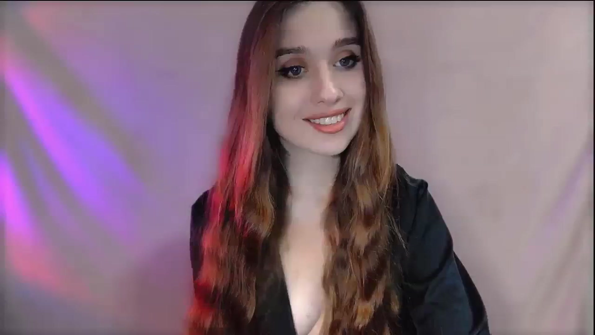 Gallery image thumbnail from Lora_Foxi's myfreecams stream on, 12/25/2023, 10:31 image 3 of 20