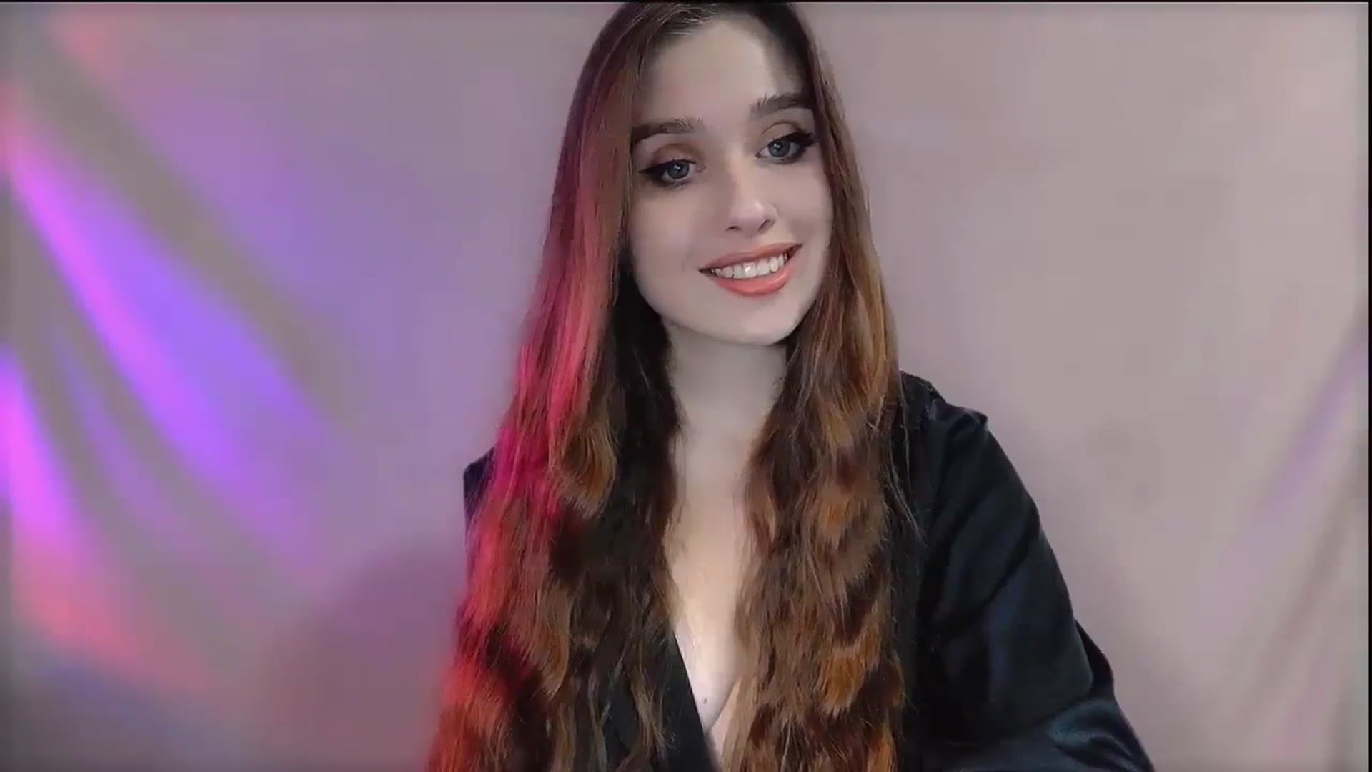 Gallery image thumbnail from Lora_Foxi's myfreecams stream on, 12/25/2023, 10:31 image 5 of 20