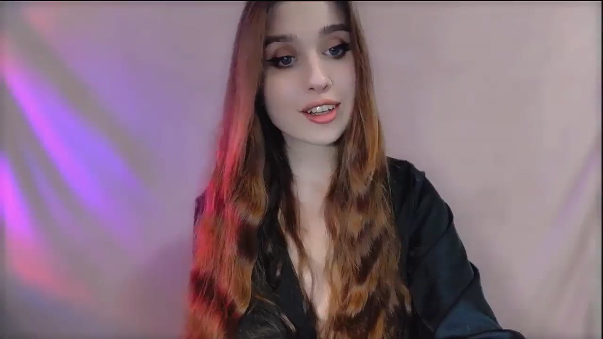 Gallery image thumbnail from Lora_Foxi's myfreecams stream on, 12/25/2023, 10:31 image 14 of 20