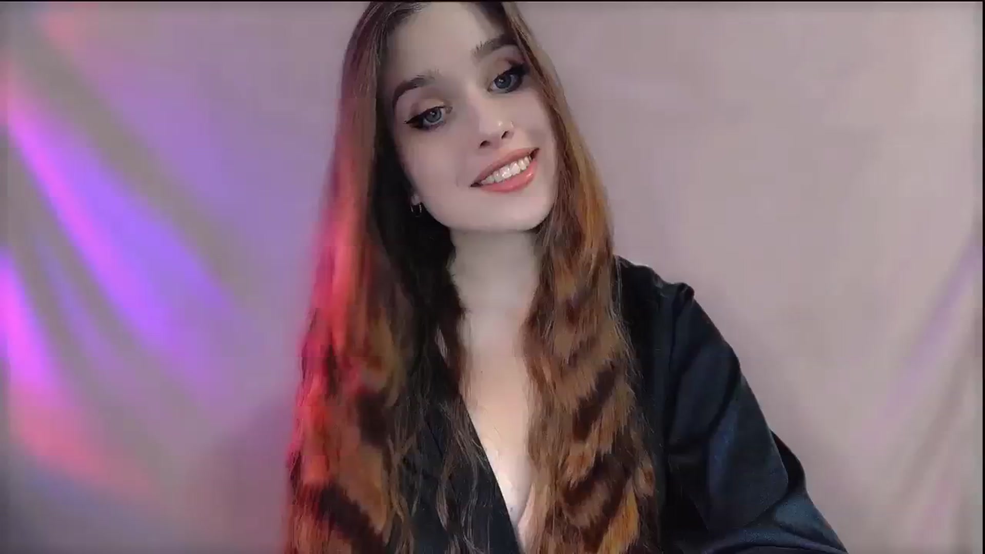 Gallery image thumbnail from Lora_Foxi's myfreecams stream on, 12/25/2023, 10:31 image 9 of 20
