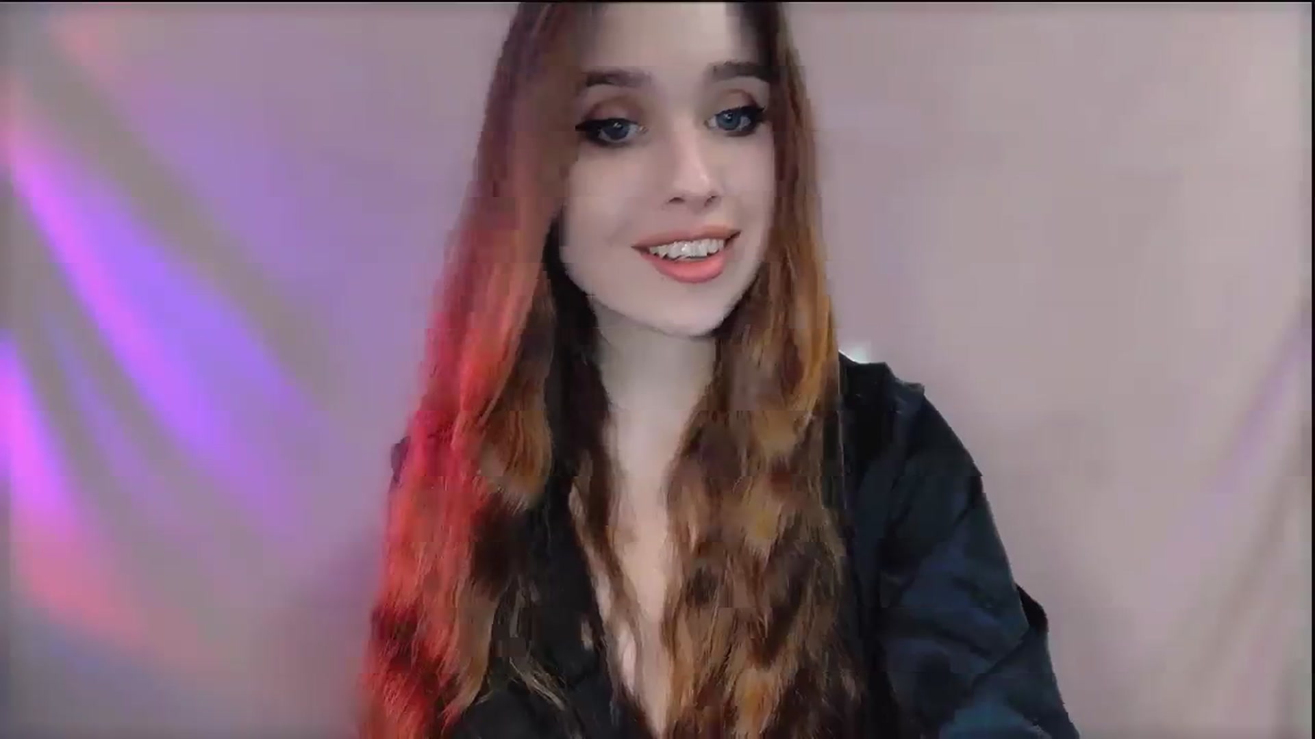 Gallery image thumbnail from Lora_Foxi's myfreecams stream on, 12/25/2023, 10:31 image 17 of 20