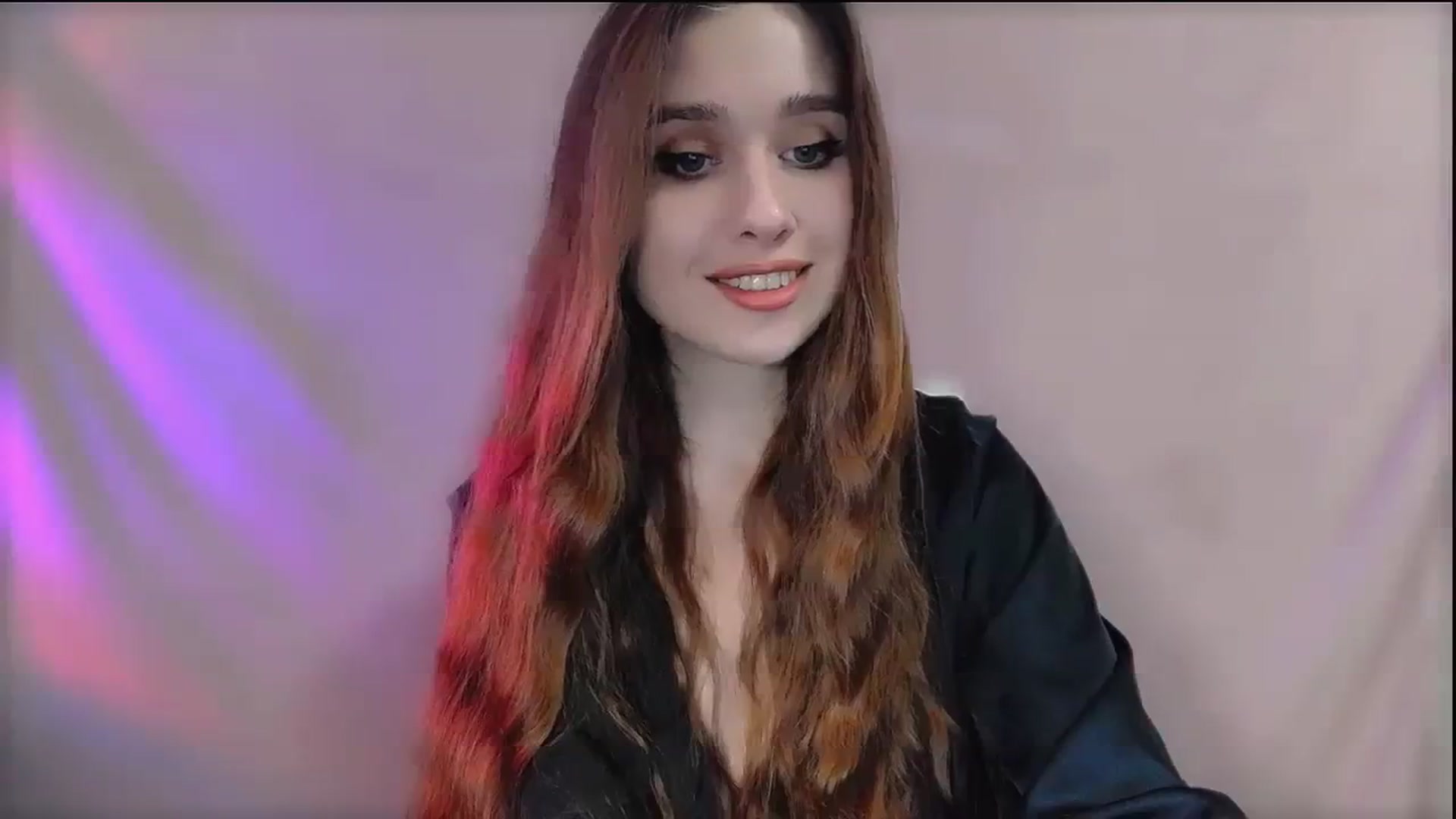 Gallery image thumbnail from Lora_Foxi's myfreecams stream on, 12/25/2023, 10:31 image 18 of 20