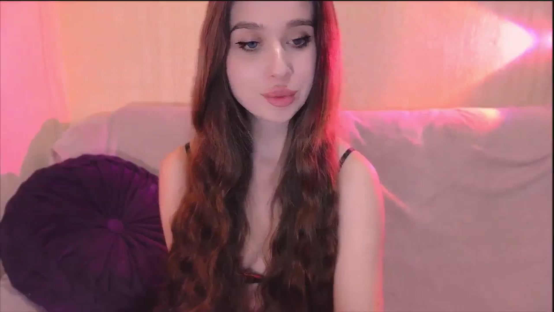 Gallery image thumbnail from Lora_Foxi's myfreecams stream on, 02/10/2024, 21:01 image 11 of 20