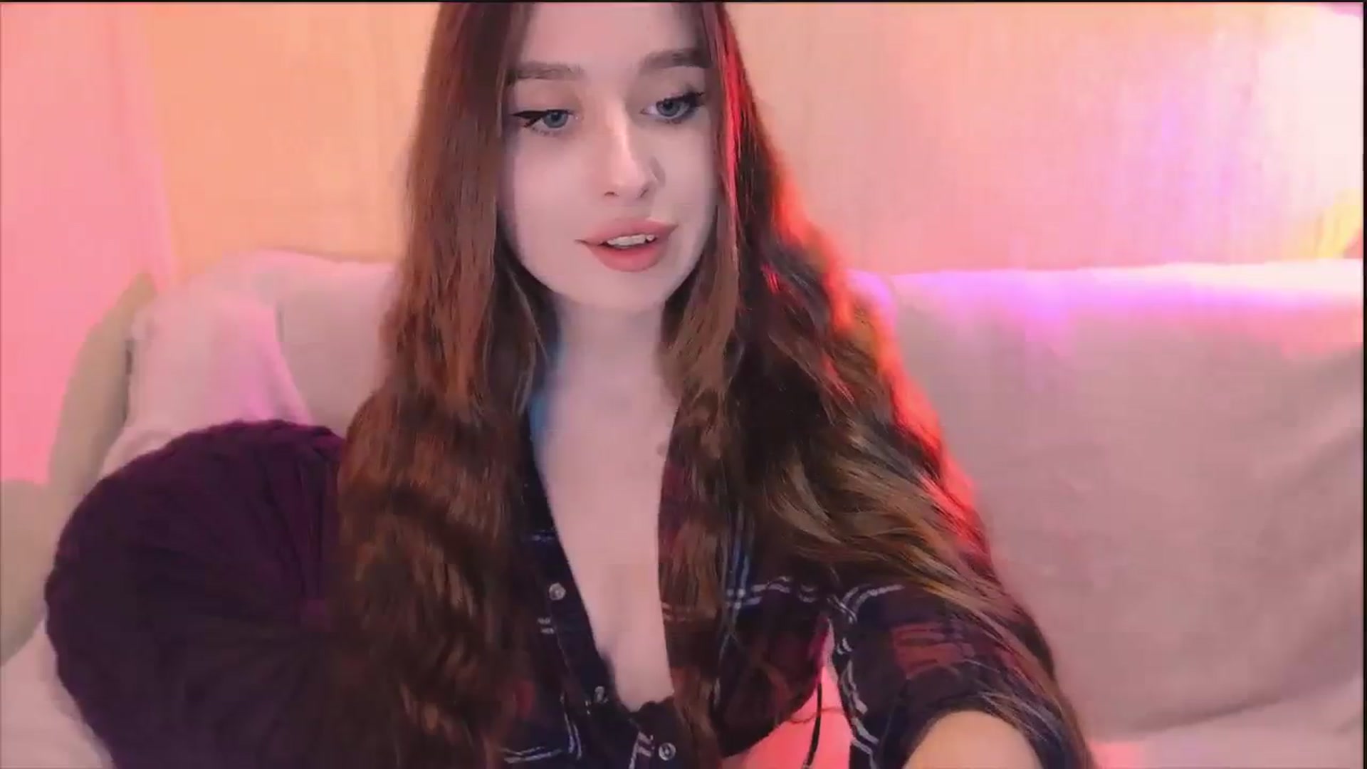 Gallery image thumbnail from Lora_Foxi's myfreecams stream on, 02/12/2024, 01:19 image 3 of 20