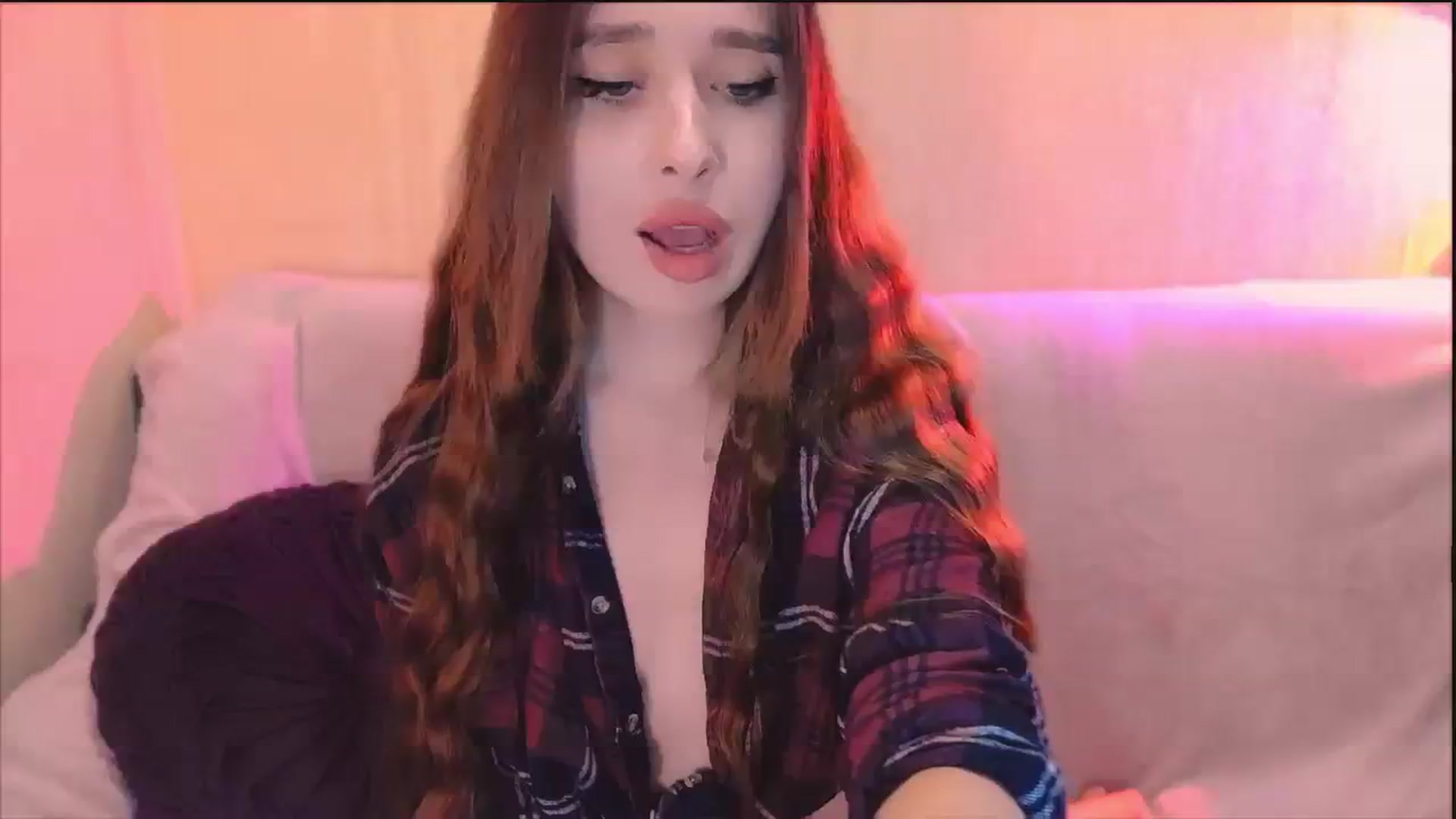 Gallery image thumbnail from Lora_Foxi's myfreecams stream on, 02/12/2024, 01:52 image 8 of 20