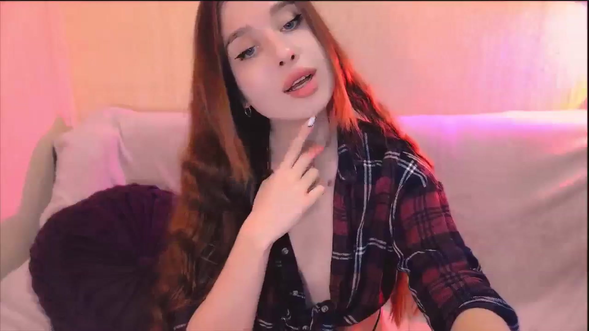 Gallery image thumbnail from Lora_Foxi's myfreecams stream on, 02/12/2024, 01:52 image 4 of 20