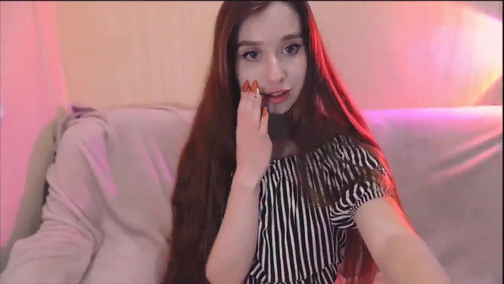 Gallery image thumbnail from Lora_Foxi's myfreecams stream on, 03/24/2024, 19:18 image 16 of 20