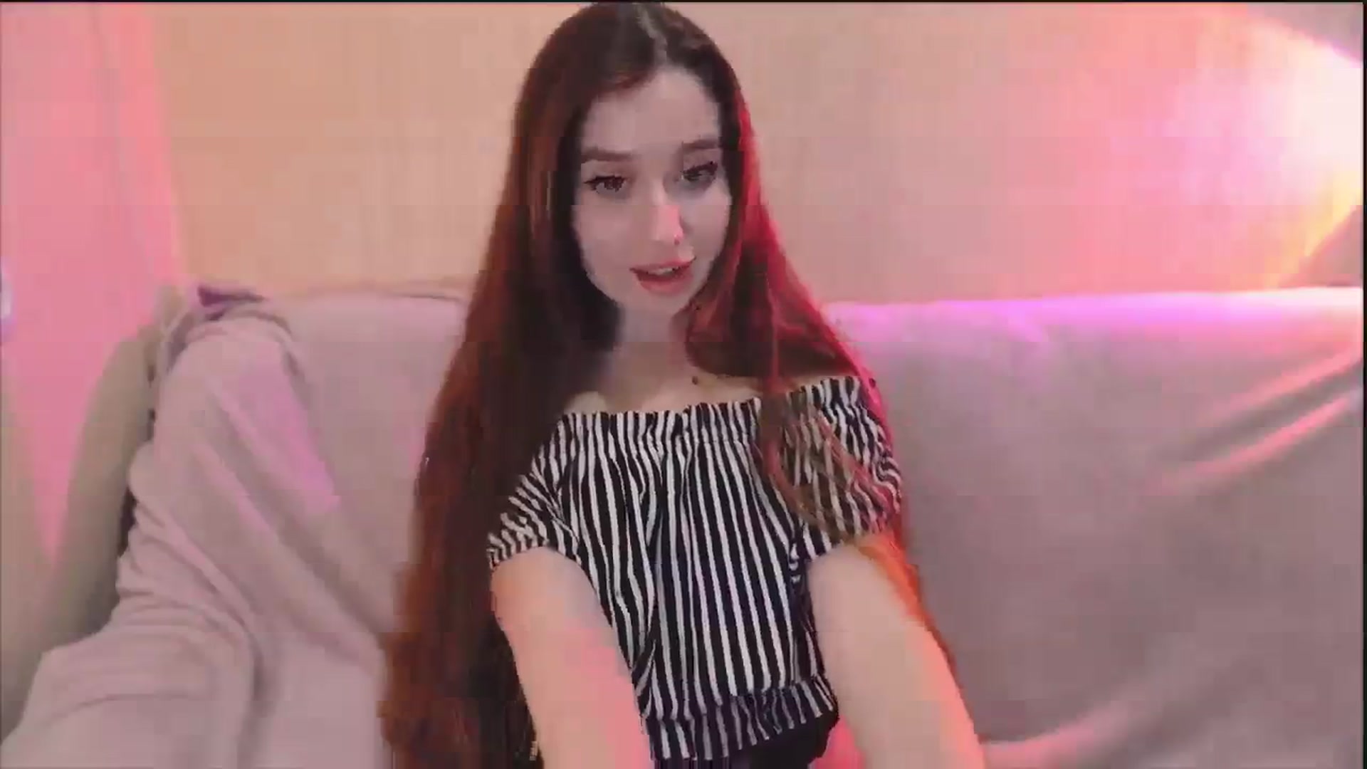 Gallery image thumbnail from Lora_Foxi's myfreecams stream on, 03/24/2024, 19:18 image 19 of 20