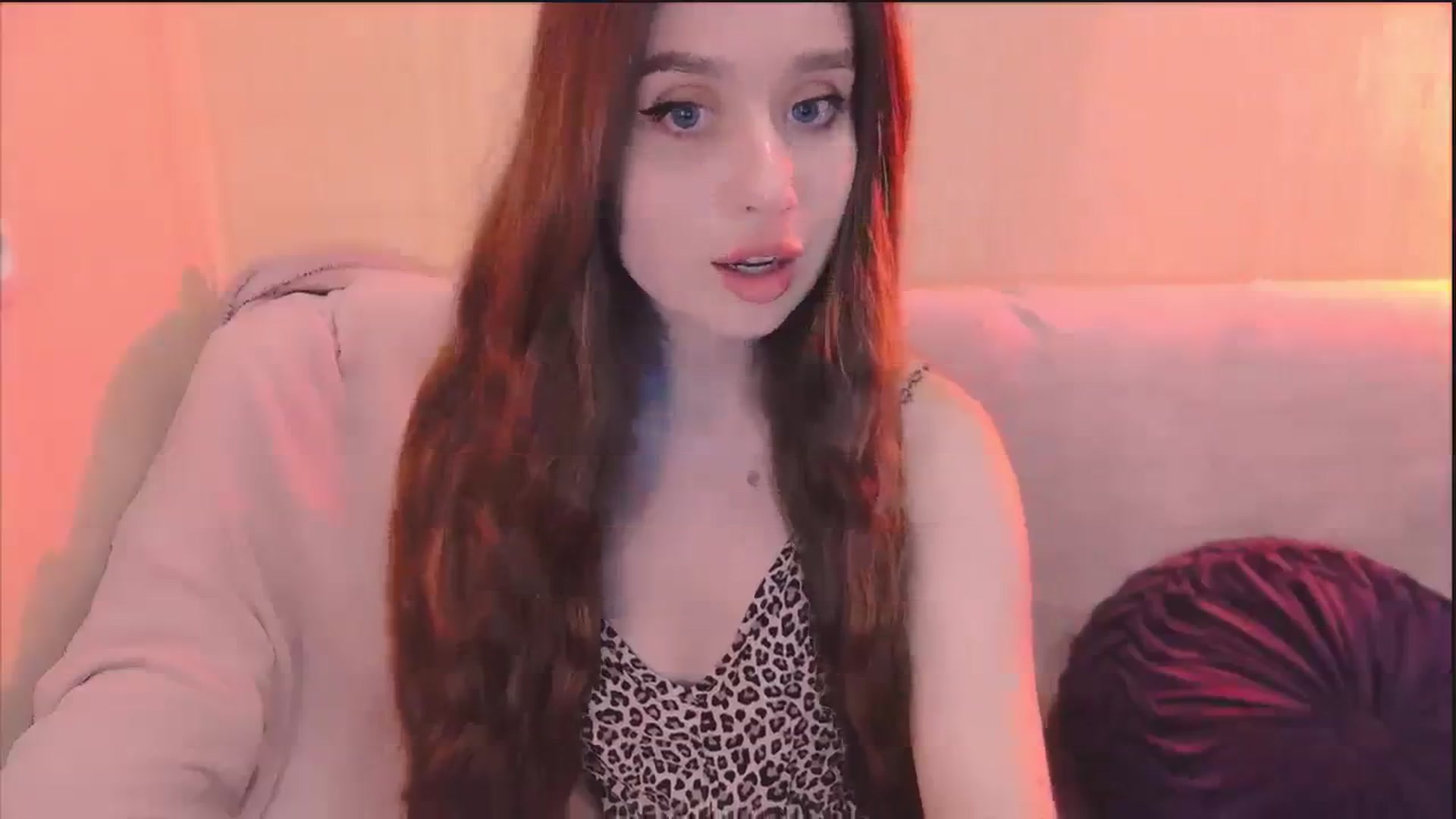 Gallery image thumbnail from Lora_Foxi's myfreecams stream on, 03/31/2024, 13:17 image 10 of 20