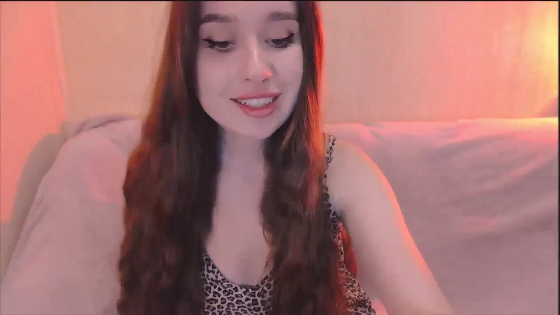 Gallery image thumbnail from Lora_Foxi's myfreecams stream on, 03/31/2024, 13:17 image 6 of 20