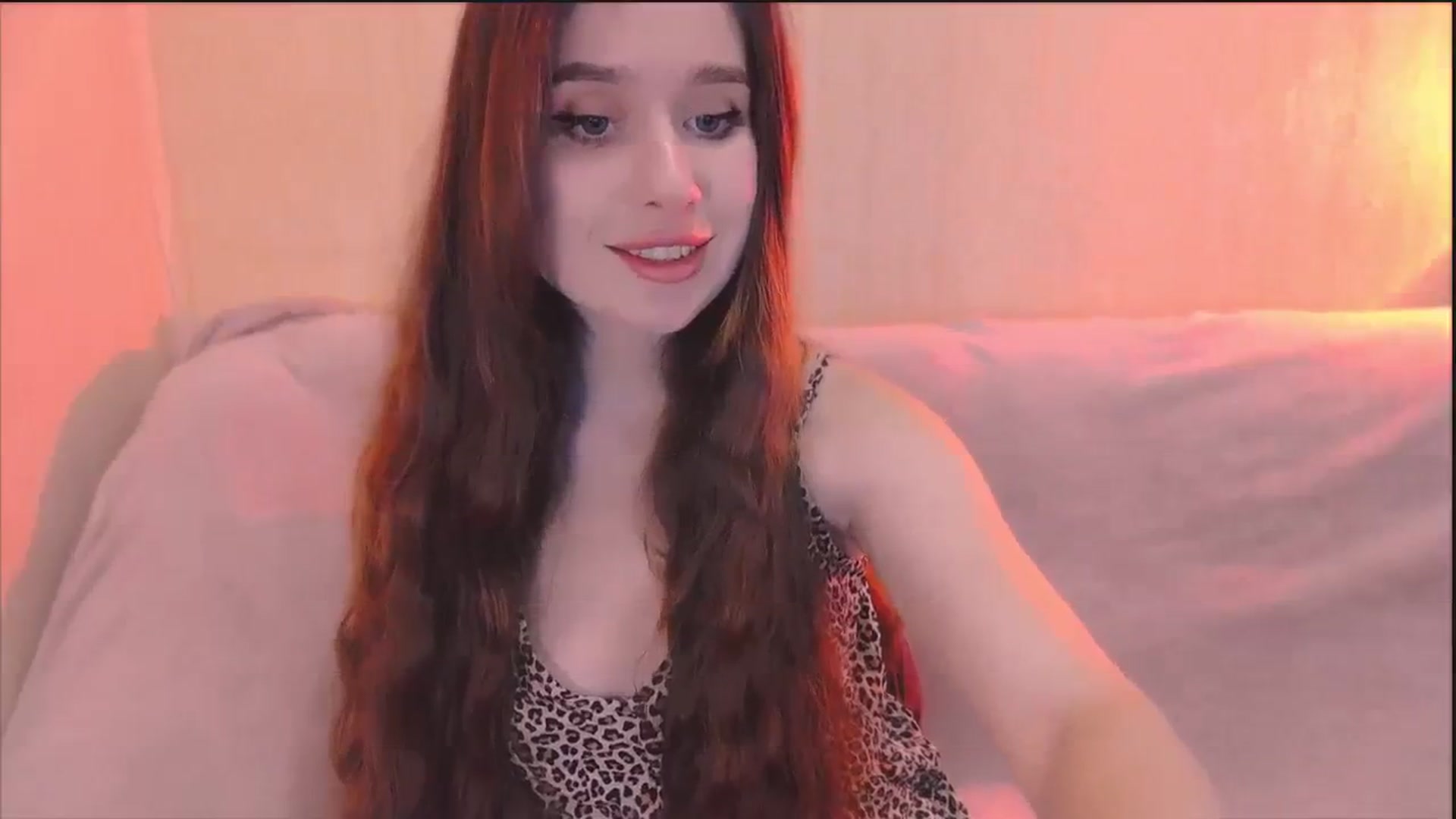 Gallery image thumbnail from Lora_Foxi's myfreecams stream on, 03/31/2024, 13:17 image 7 of 20