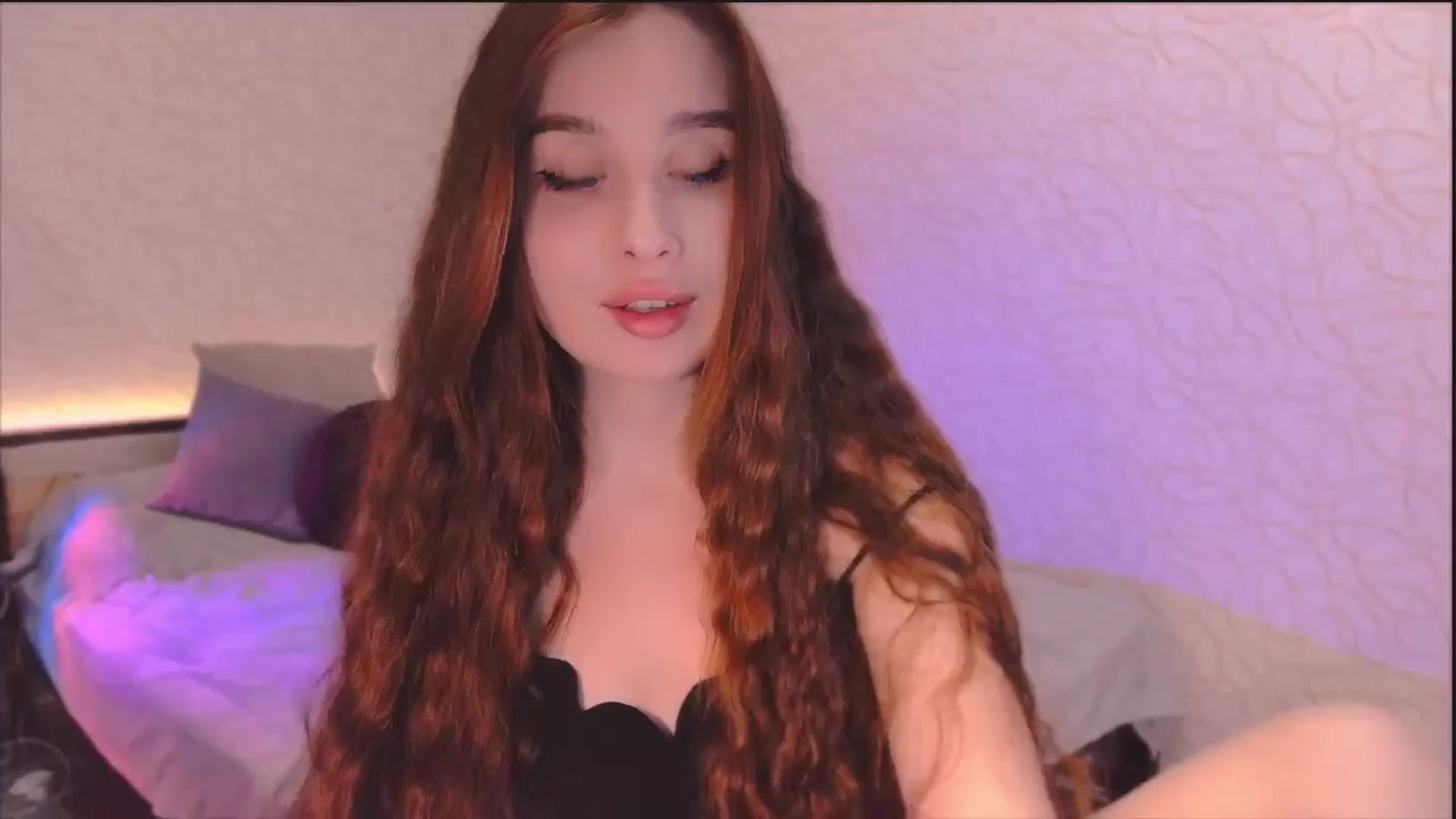 Gallery image thumbnail from Lora_Foxi's myfreecams stream on, 04/18/2024, 08:58 image 14 of 20