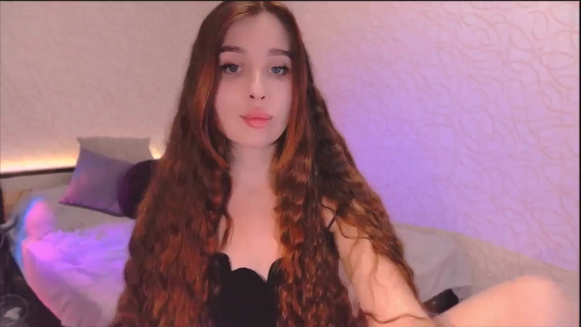 Gallery image thumbnail from Lora_Foxi's myfreecams stream on, 04/18/2024, 08:58 image 12 of 20