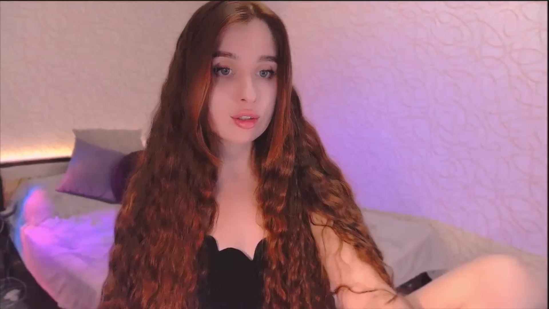 Gallery image thumbnail from Lora_Foxi's myfreecams stream on, 04/18/2024, 08:58 image 11 of 20