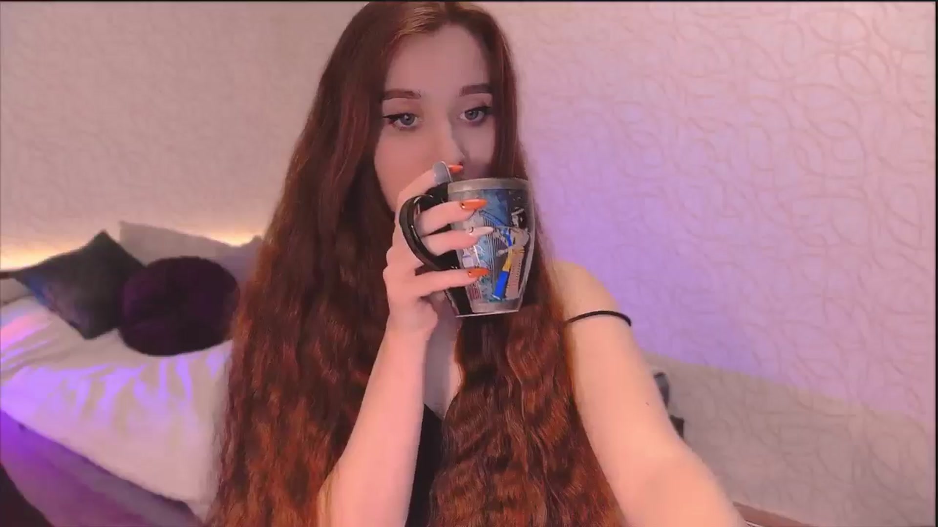 Gallery image thumbnail from Lora_Foxi's myfreecams stream on, 04/19/2024, 12:54 image 14 of 20