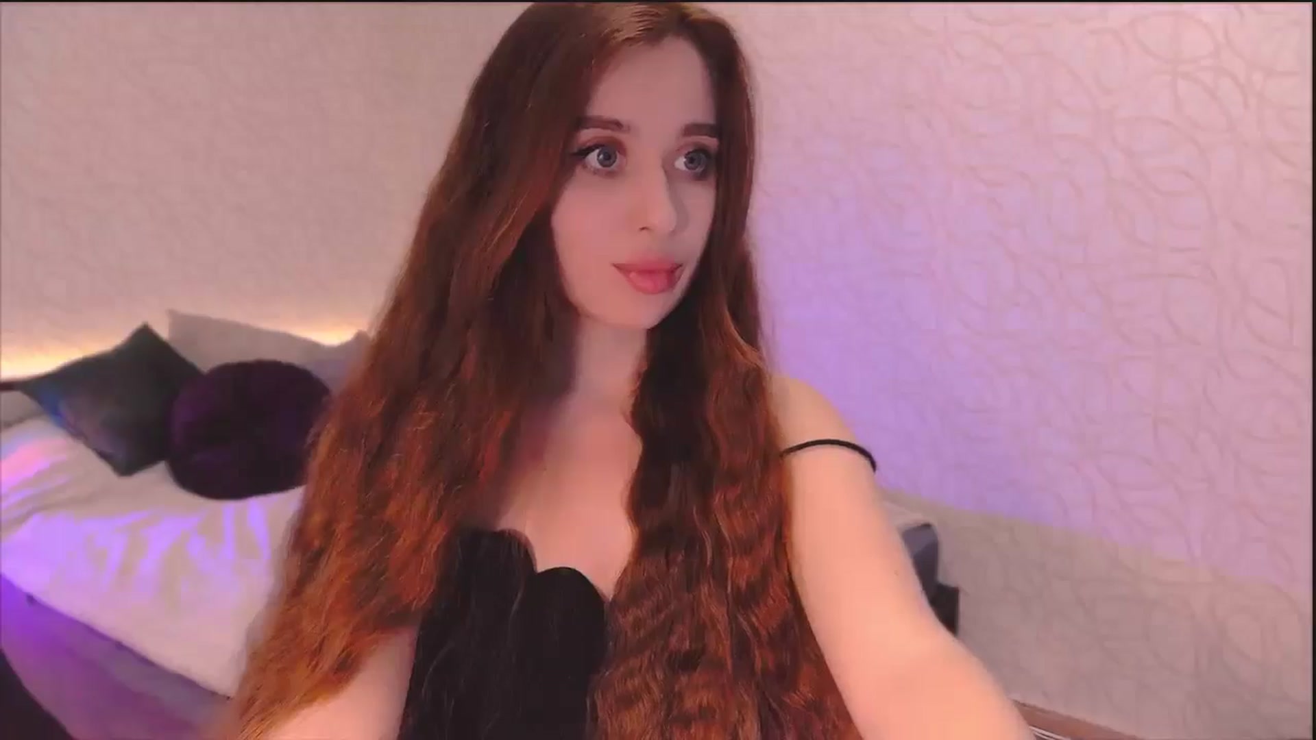 Gallery image thumbnail from Lora_Foxi's myfreecams stream on, 04/19/2024, 12:54 image 20 of 20