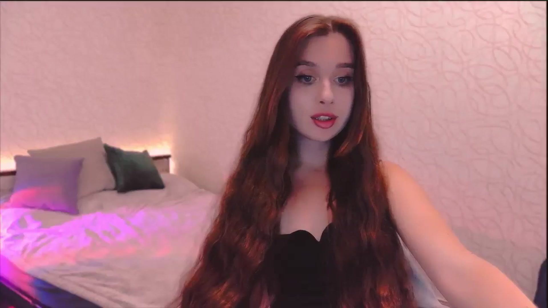 Gallery image thumbnail from Lora_Foxi's myfreecams stream on, 06/06/2024, 10:28 image 17 of 20