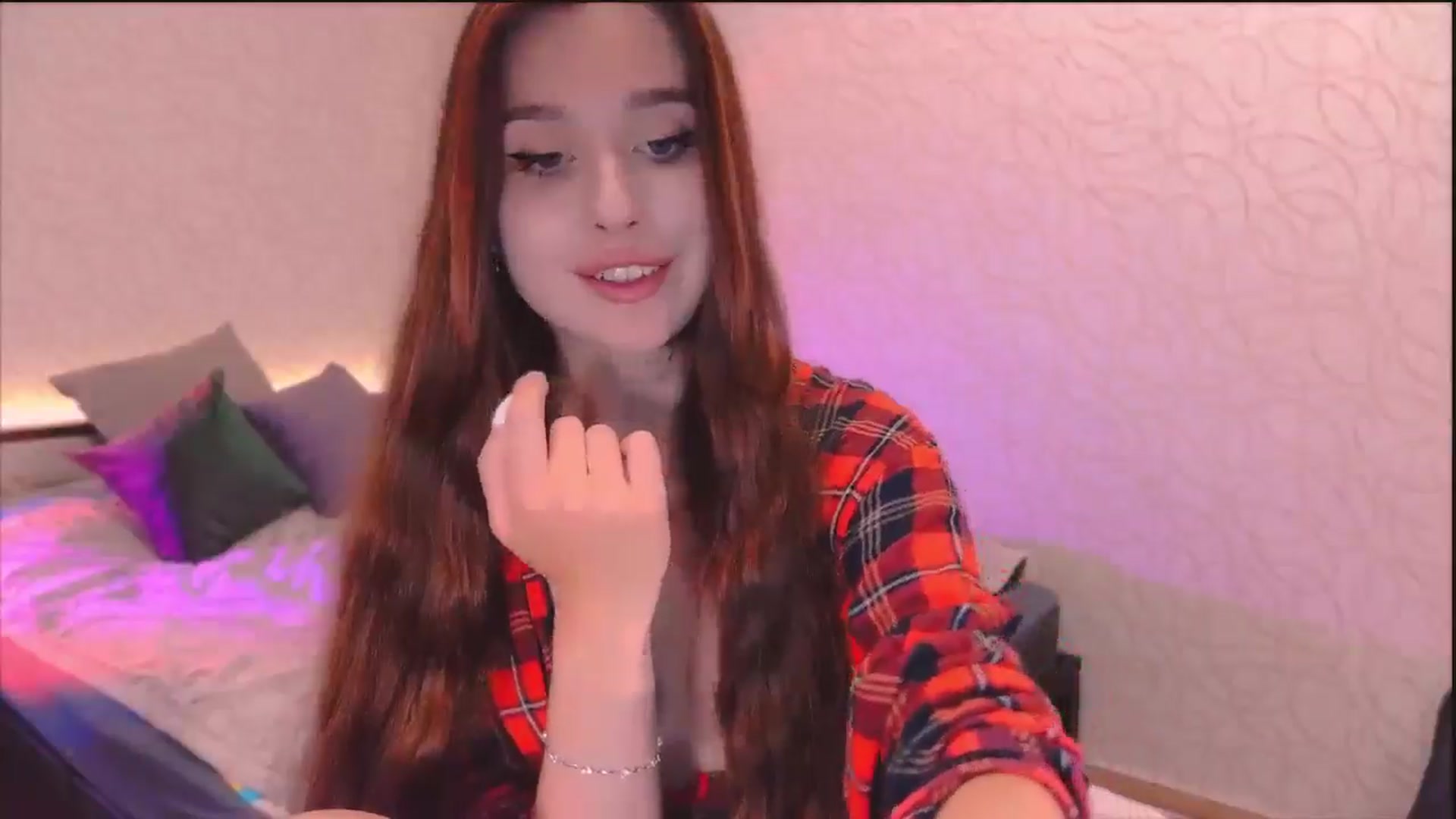 Gallery image thumbnail from Lora_Foxi's myfreecams stream on, 06/08/2024, 08:27 image 16 of 20