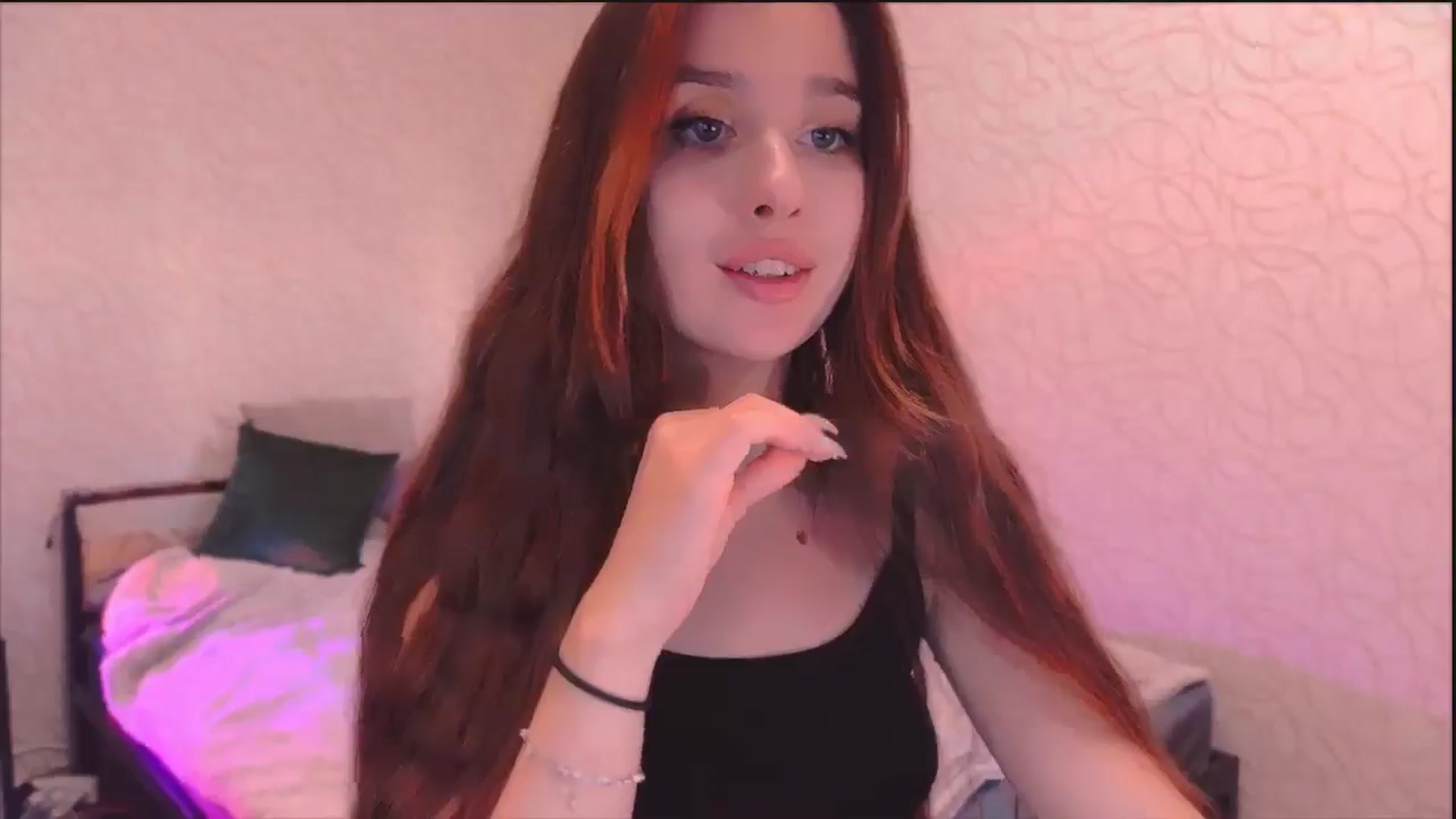 Gallery image thumbnail from Lora_Foxi's myfreecams stream on, 06/18/2024, 15:14 image 12 of 20
