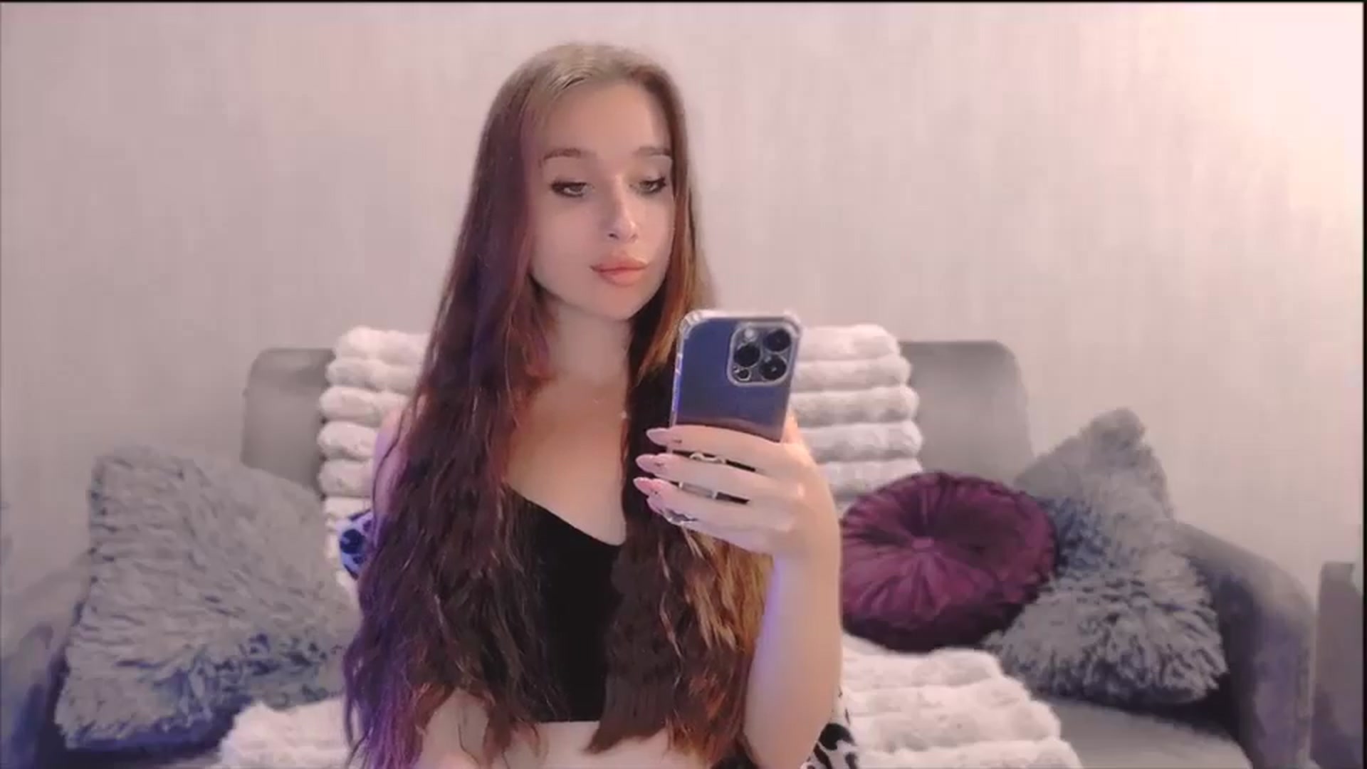 Gallery image thumbnail from Lora_Foxi's myfreecams stream on, 09/24/2025, 24:00 image 13 of 20