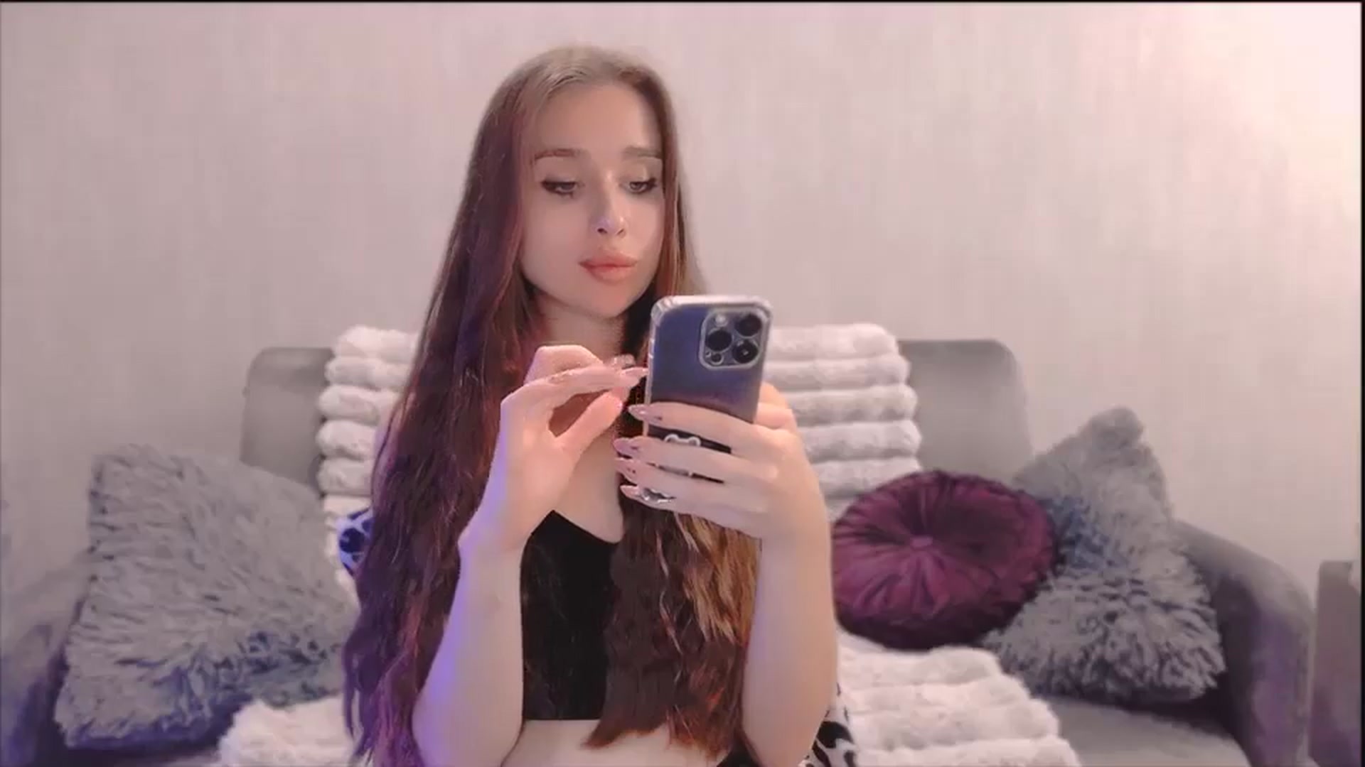 Gallery image thumbnail from Lora_Foxi's myfreecams stream on, 09/24/2025, 24:00 image 15 of 20