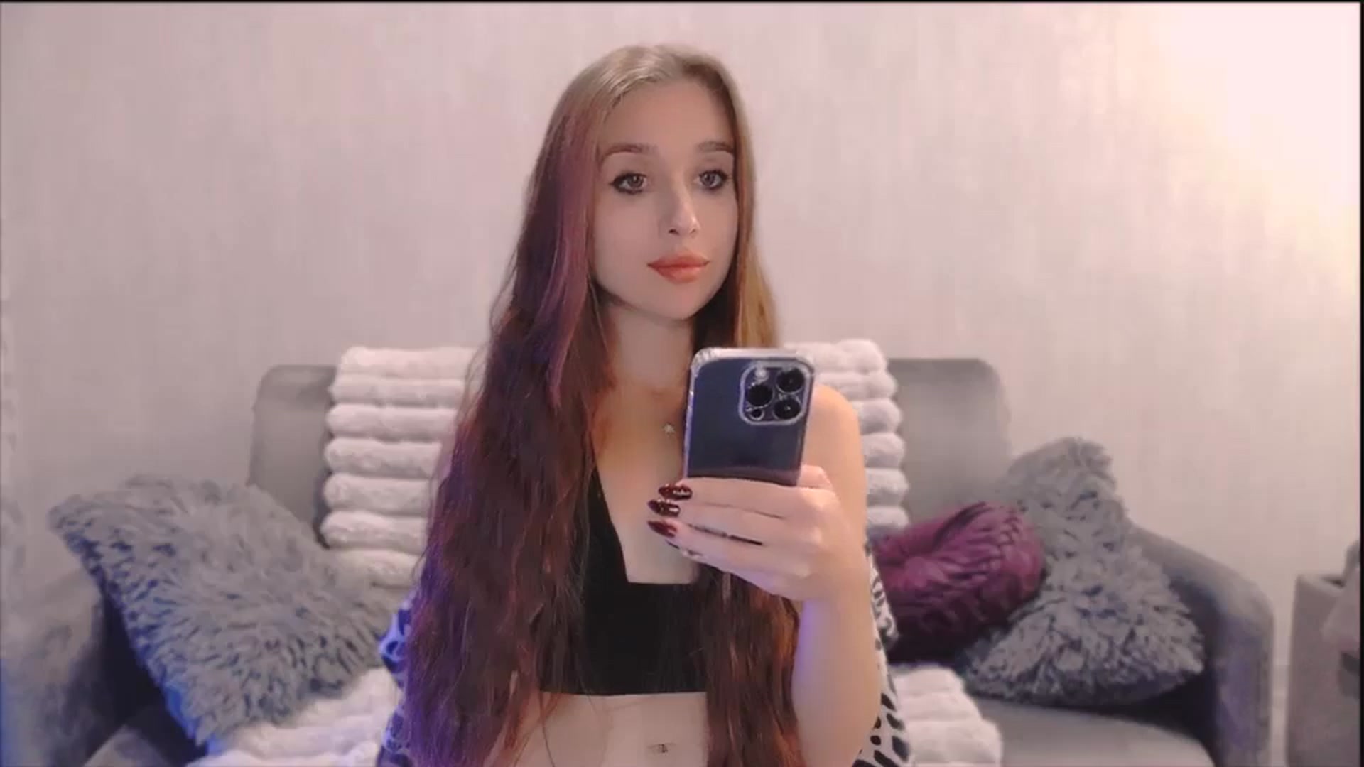 Gallery image thumbnail from Lora_Foxi's myfreecams stream on, 10/01/2025, 24:00 image 6 of 20