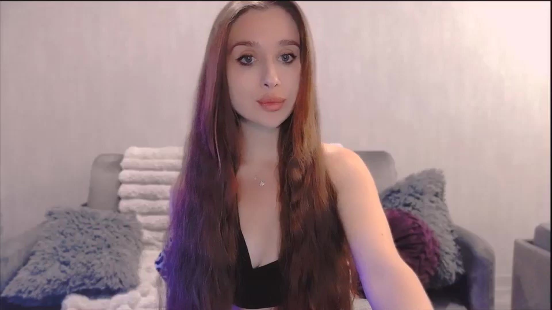 Gallery image thumbnail from Lora_Foxi's myfreecams stream on, 10/01/2025, 22:31 image 11 of 20