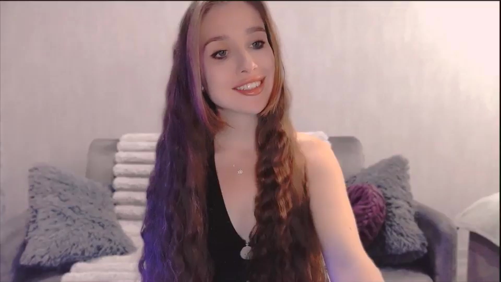 Gallery image thumbnail from Lora_Foxi's myfreecams stream on, 10/08/2025, 21:56 image 13 of 20