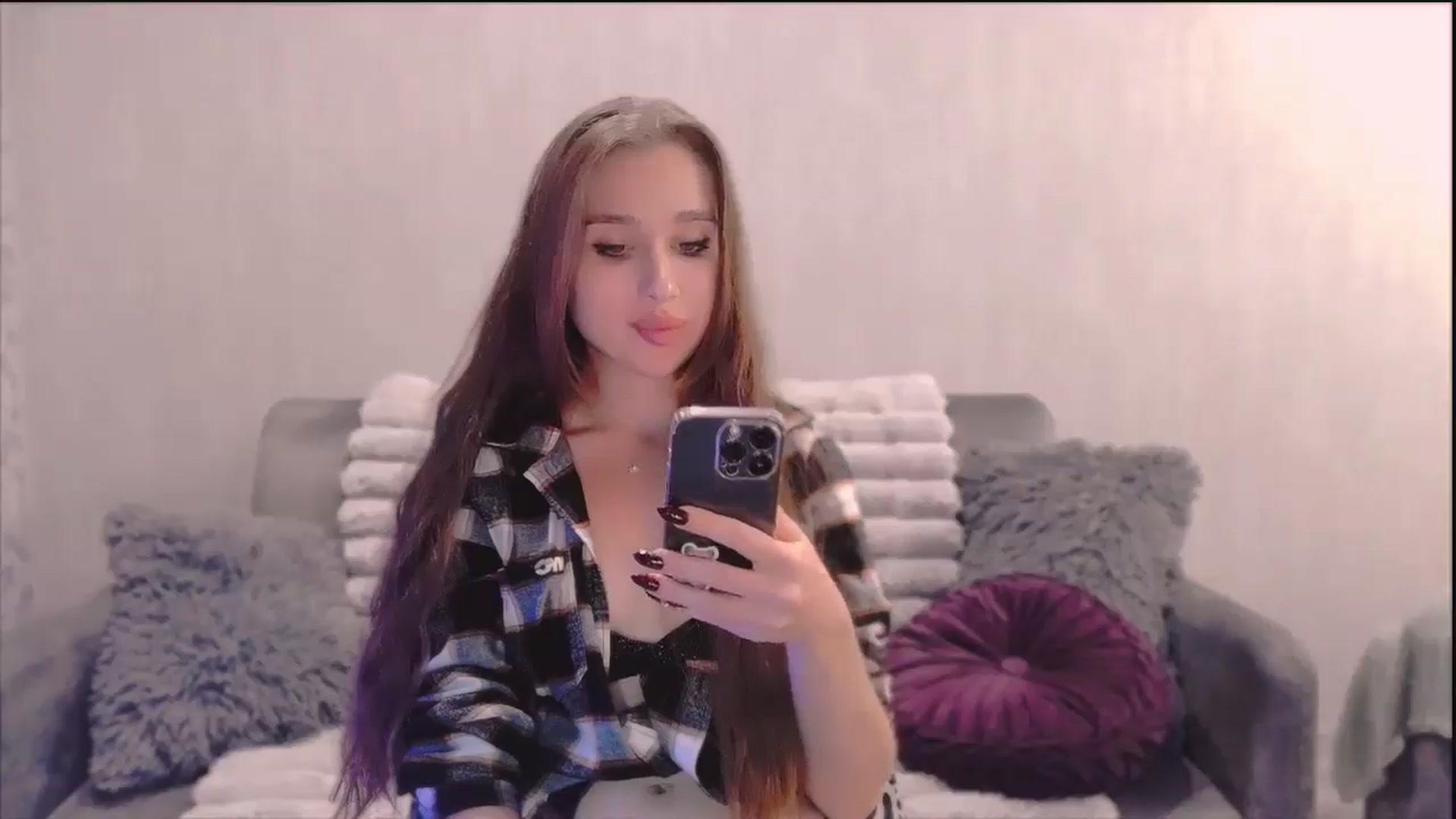 Gallery image thumbnail from Lora_Foxi's myfreecams stream on, 10/10/2025, 24:16 image 15 of 20