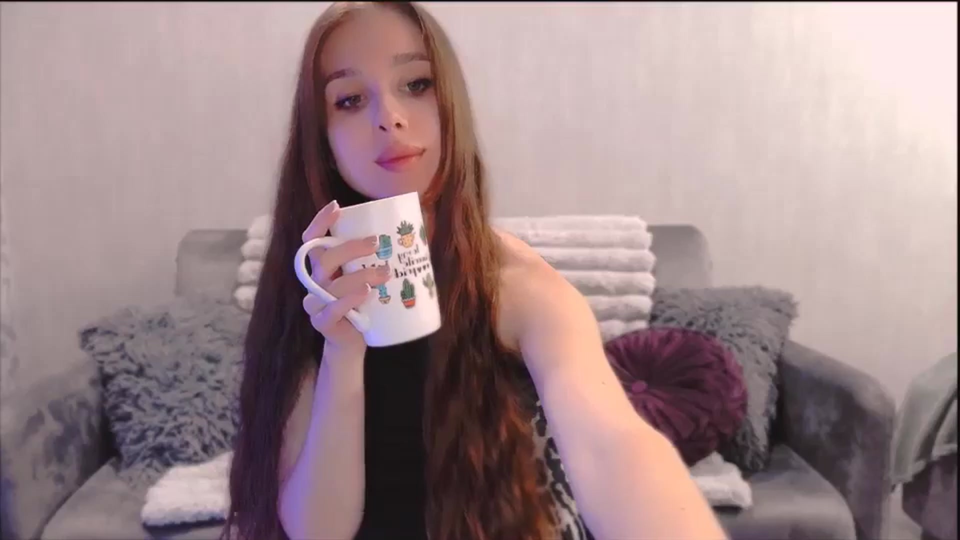 Gallery image thumbnail from Lora_Foxi's myfreecams stream on, 10/25/2025, 18:53 image 7 of 20