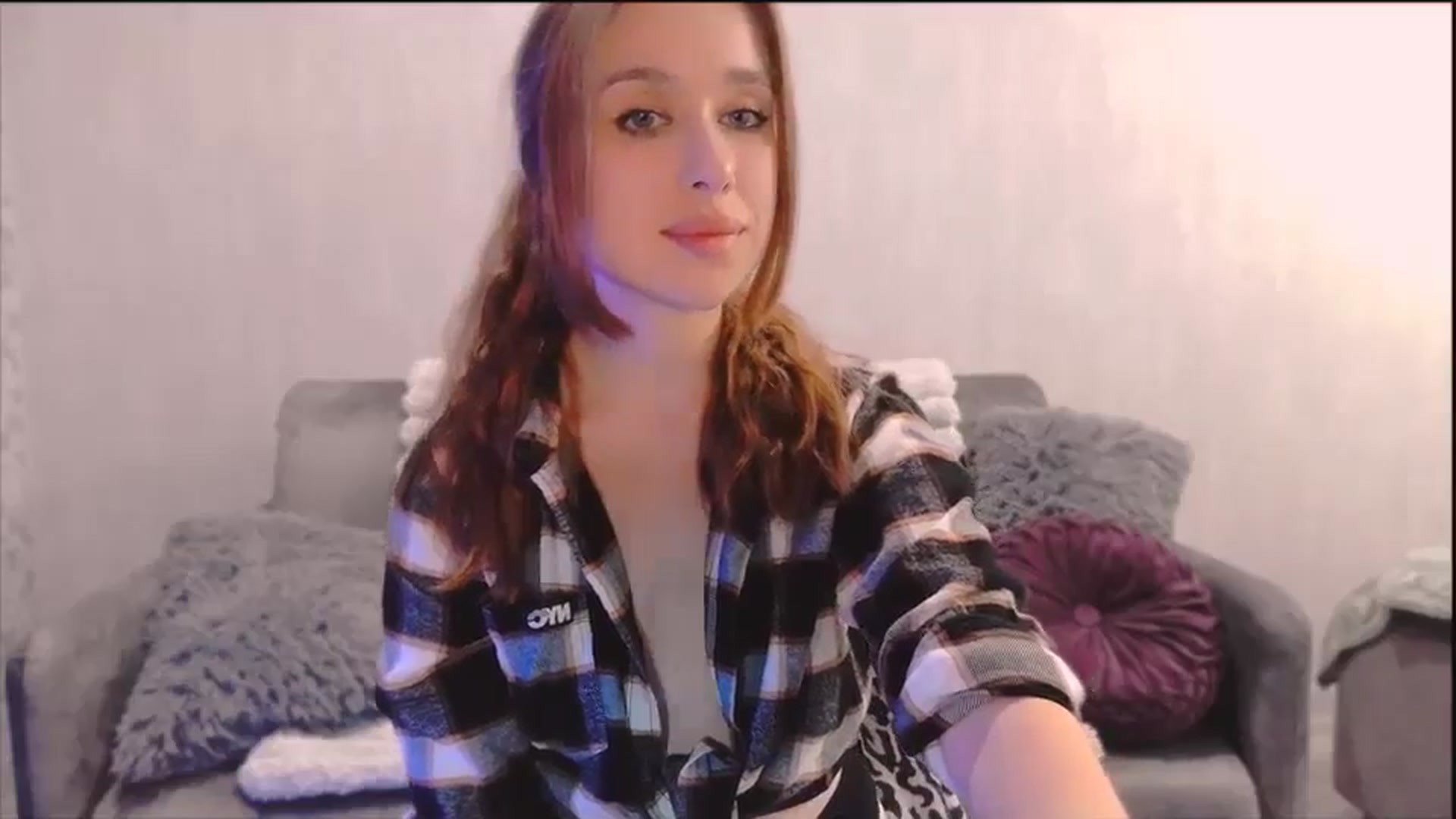 Gallery image thumbnail from Lora_Foxi's myfreecams stream on, 10/29/2025, 23:40 image 20 of 20