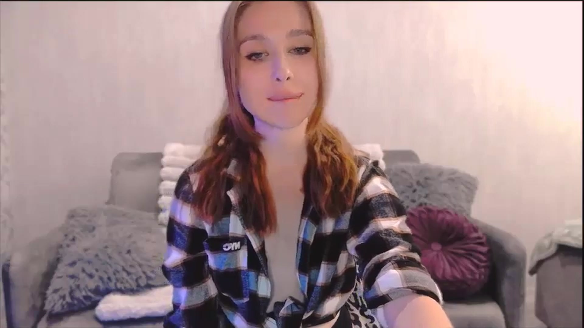 Gallery image thumbnail from Lora_Foxi's myfreecams stream on, 10/29/2025, 23:40 image 18 of 20