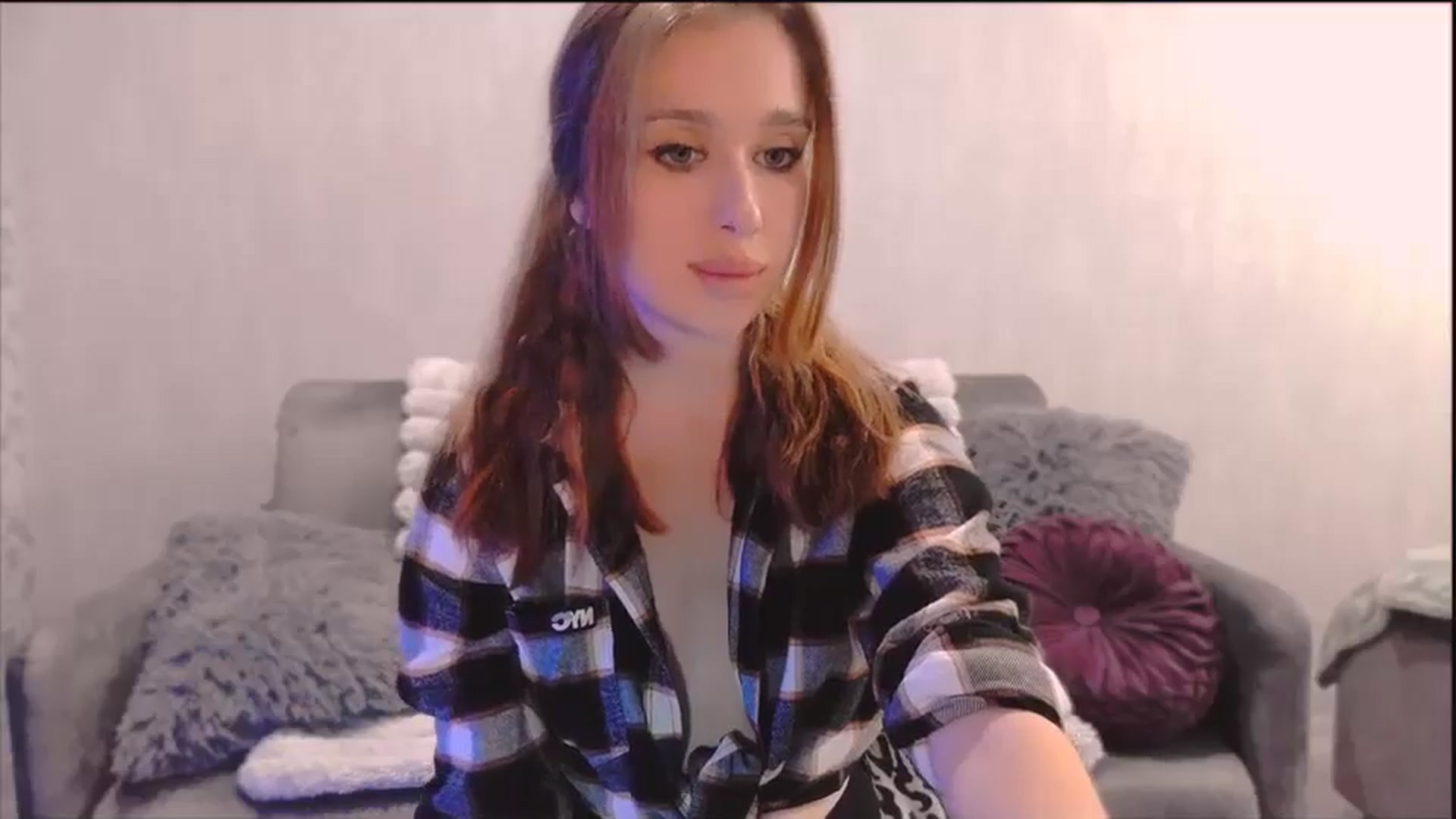 Gallery image thumbnail from Lora_Foxi's myfreecams stream on, 10/29/2025, 23:40 image 7 of 20