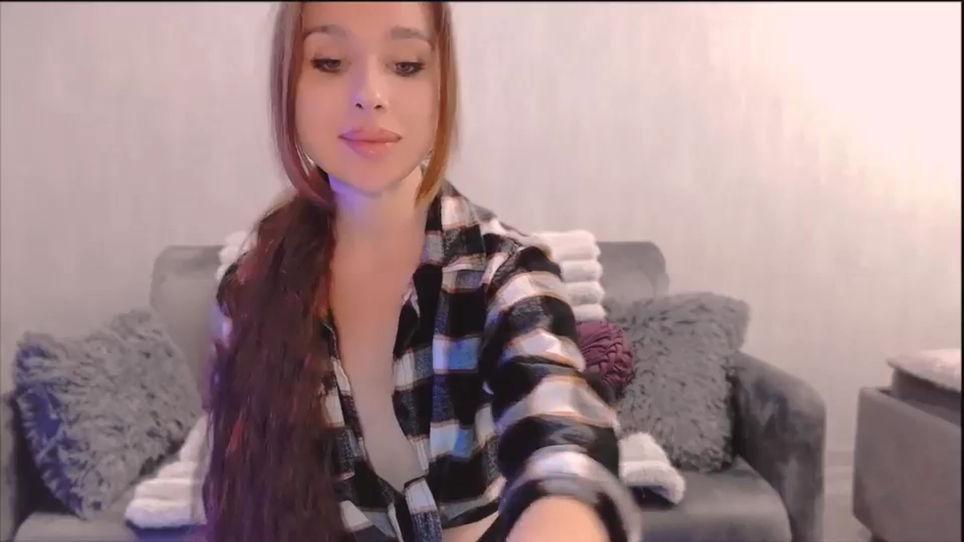 Gallery image thumbnail from Lora_Foxi's myfreecams stream on, 10/30/2025, 13:33 image 18 of 20
