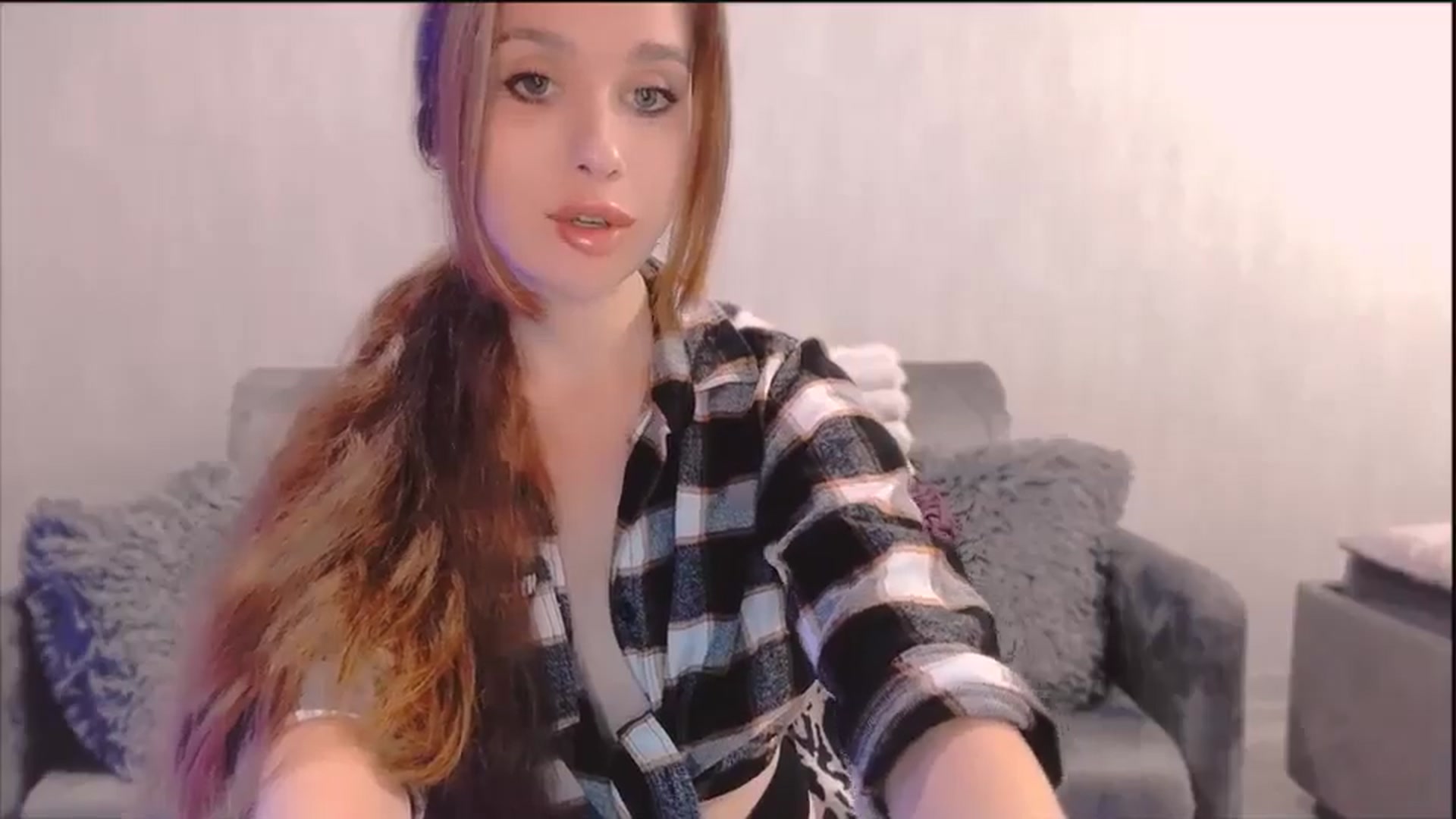 Gallery image thumbnail from Lora_Foxi's myfreecams stream on, 10/30/2025, 13:33 image 7 of 20