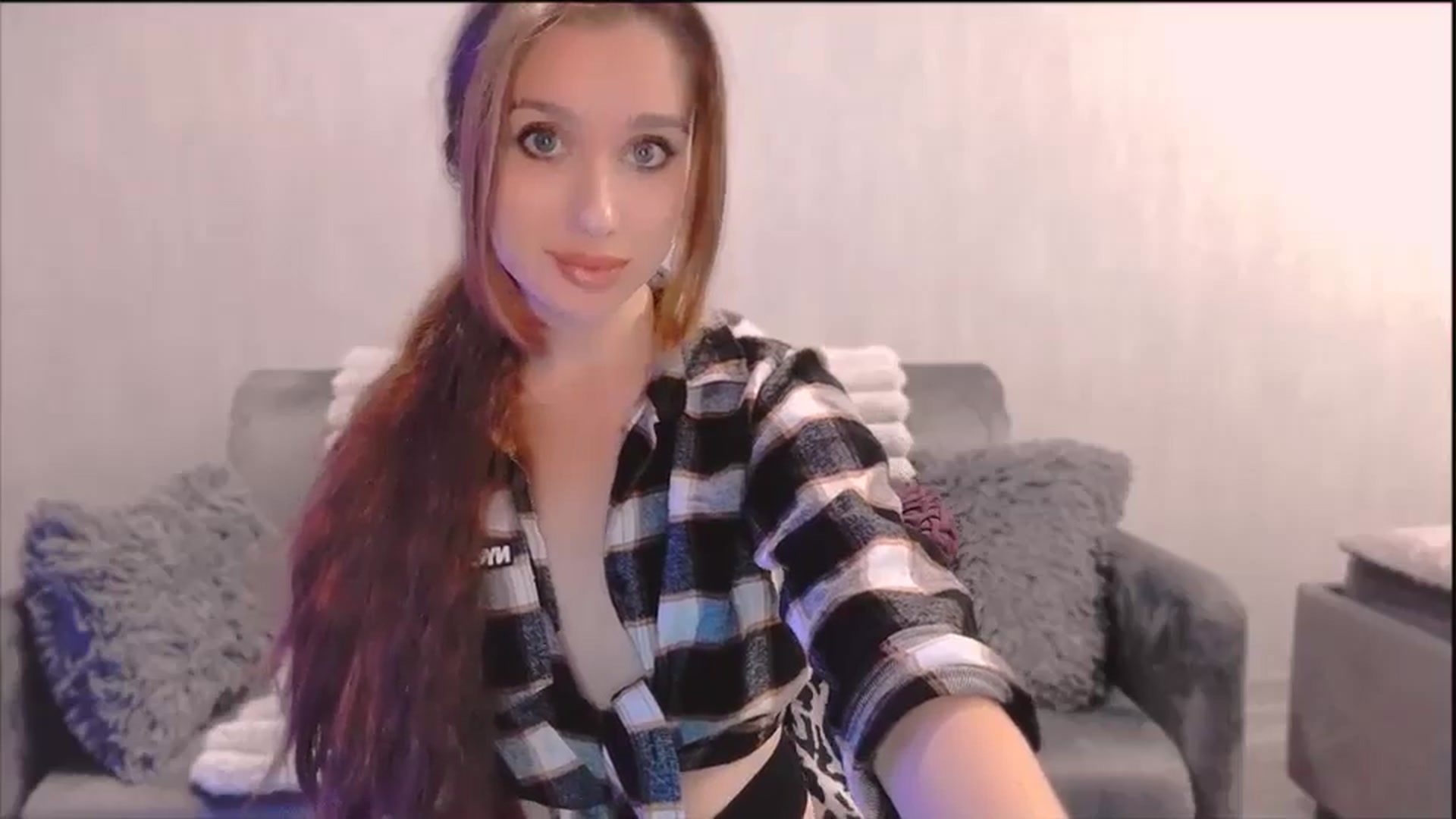 Gallery image thumbnail from Lora_Foxi's myfreecams stream on, 10/30/2025, 13:33 image 8 of 20