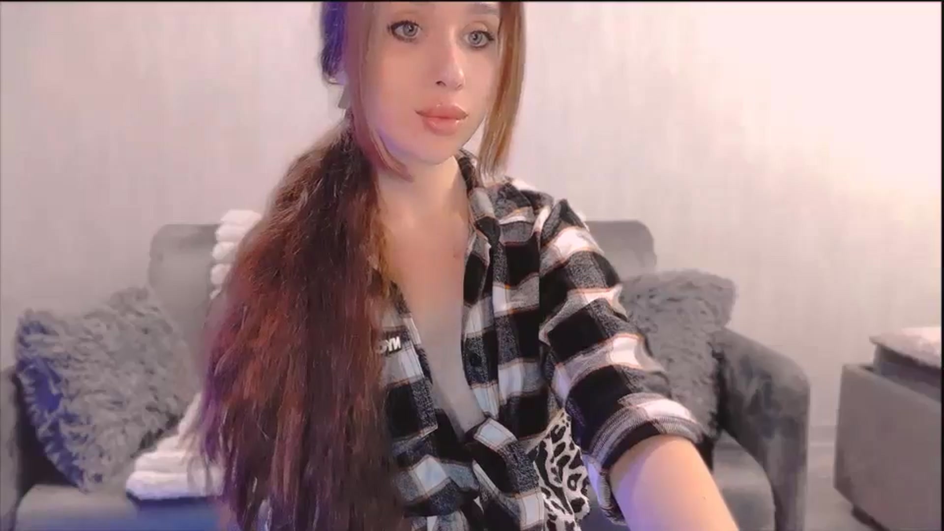 Gallery image thumbnail from Lora_Foxi's myfreecams stream on, 10/30/2025, 13:33 image 4 of 20