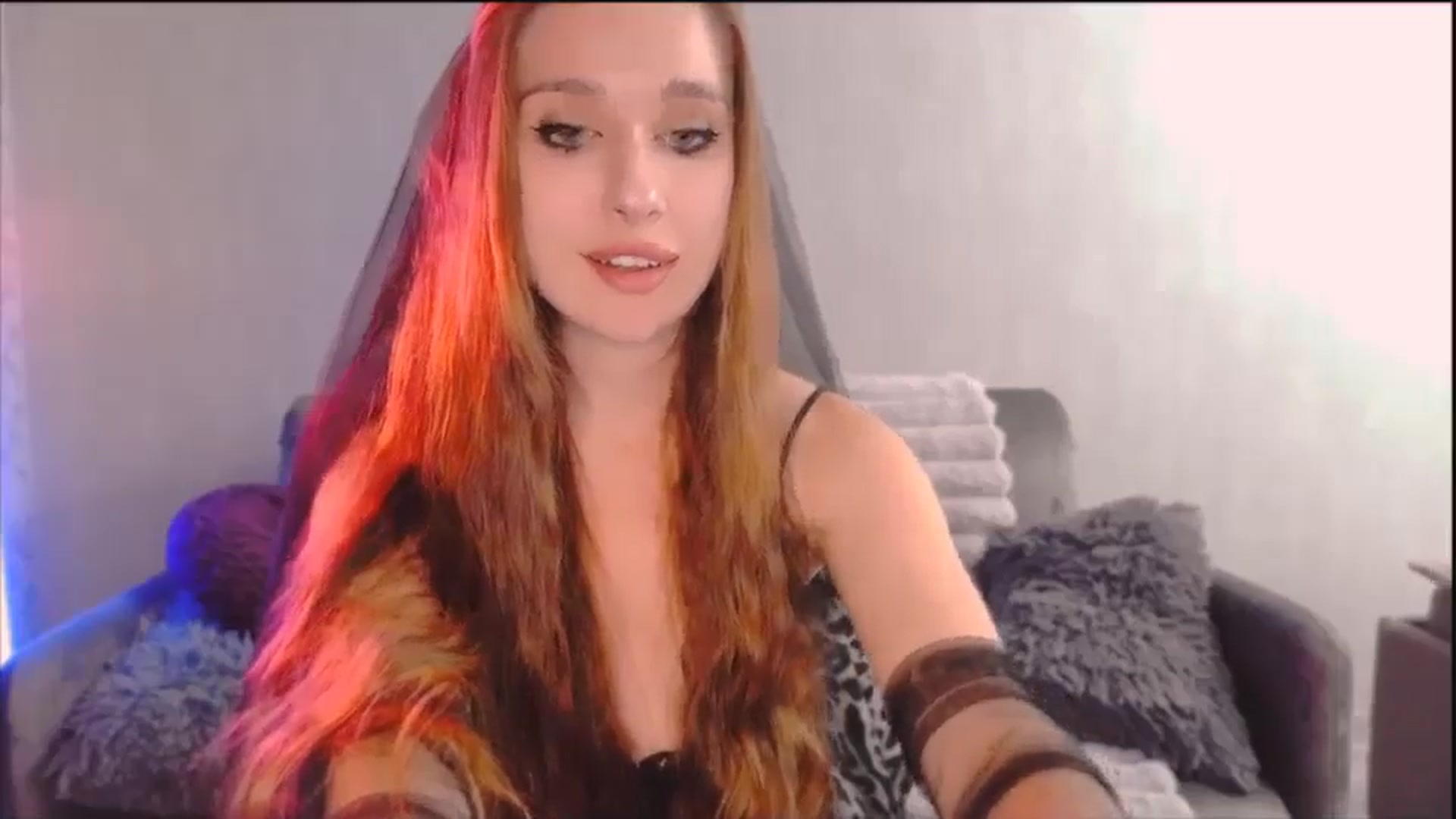 Gallery image thumbnail from Lora_Foxi's myfreecams stream on, 11/01/2025, 24:00 image 18 of 20