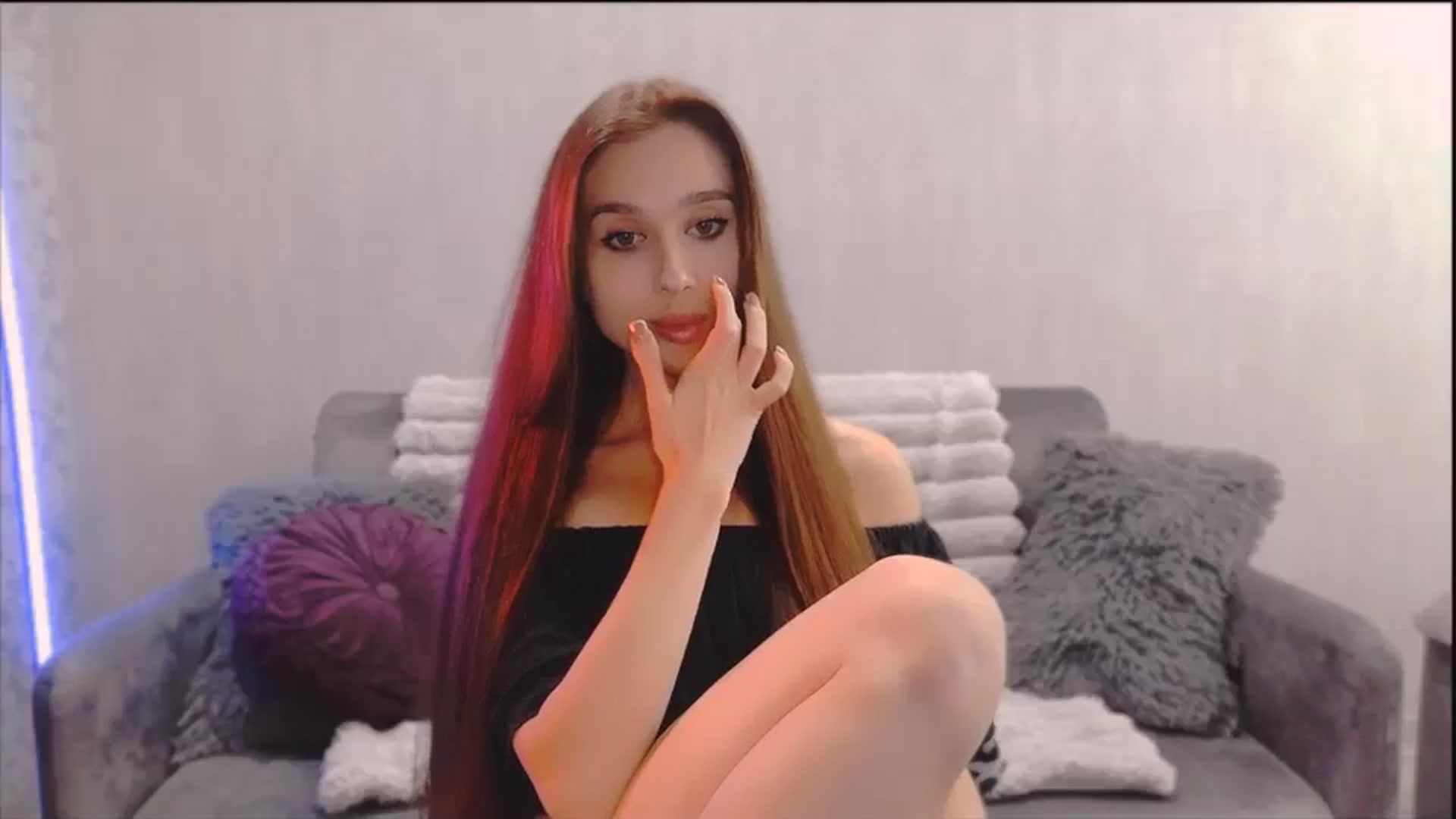 Gallery image thumbnail from Lora_Foxi's myfreecams stream on, 11/12/2025, 22:42 image 13 of 20