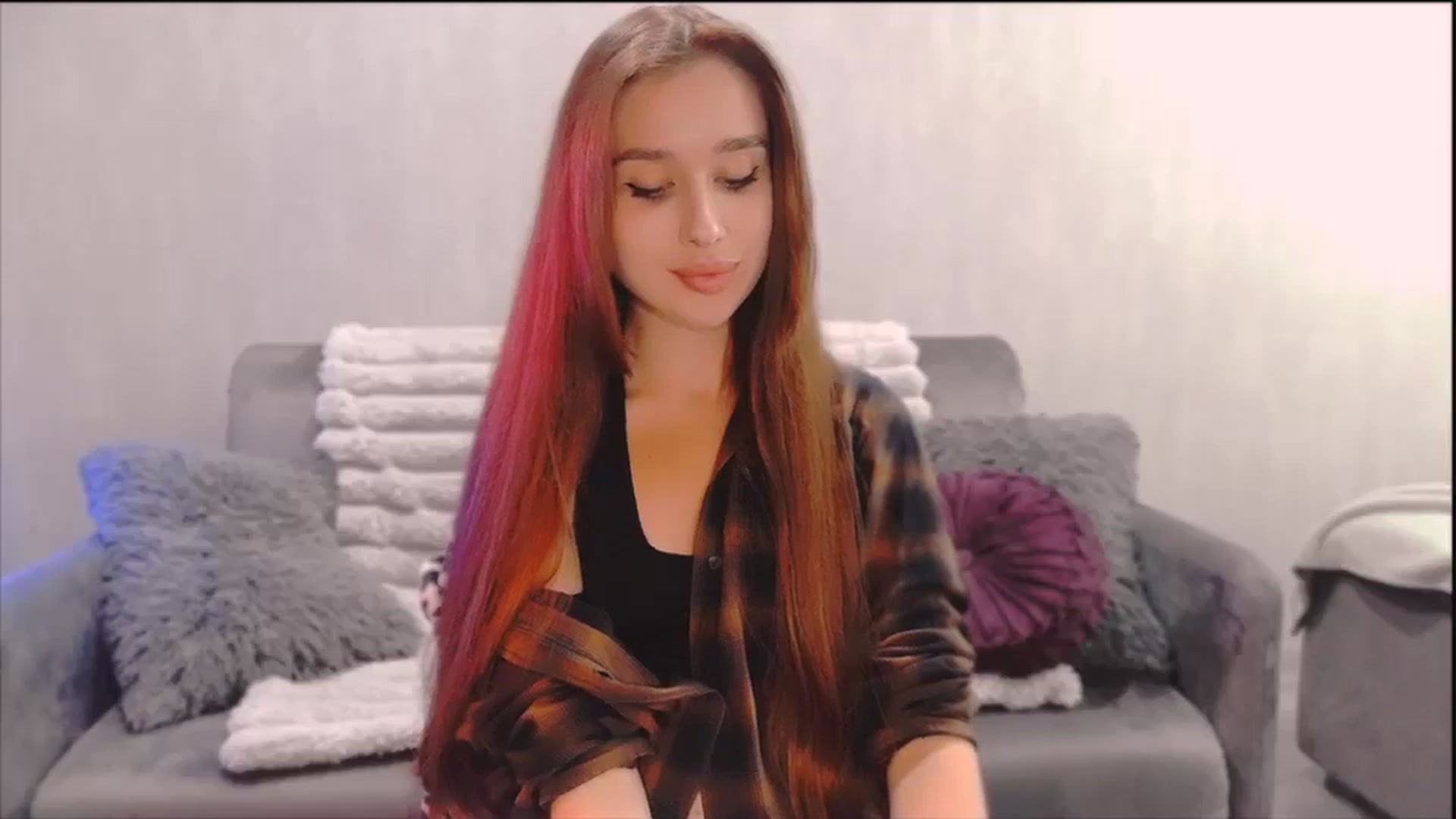 Gallery image thumbnail from Lora_Foxi's myfreecams stream on, 11/14/2025, 24:25 image 7 of 20