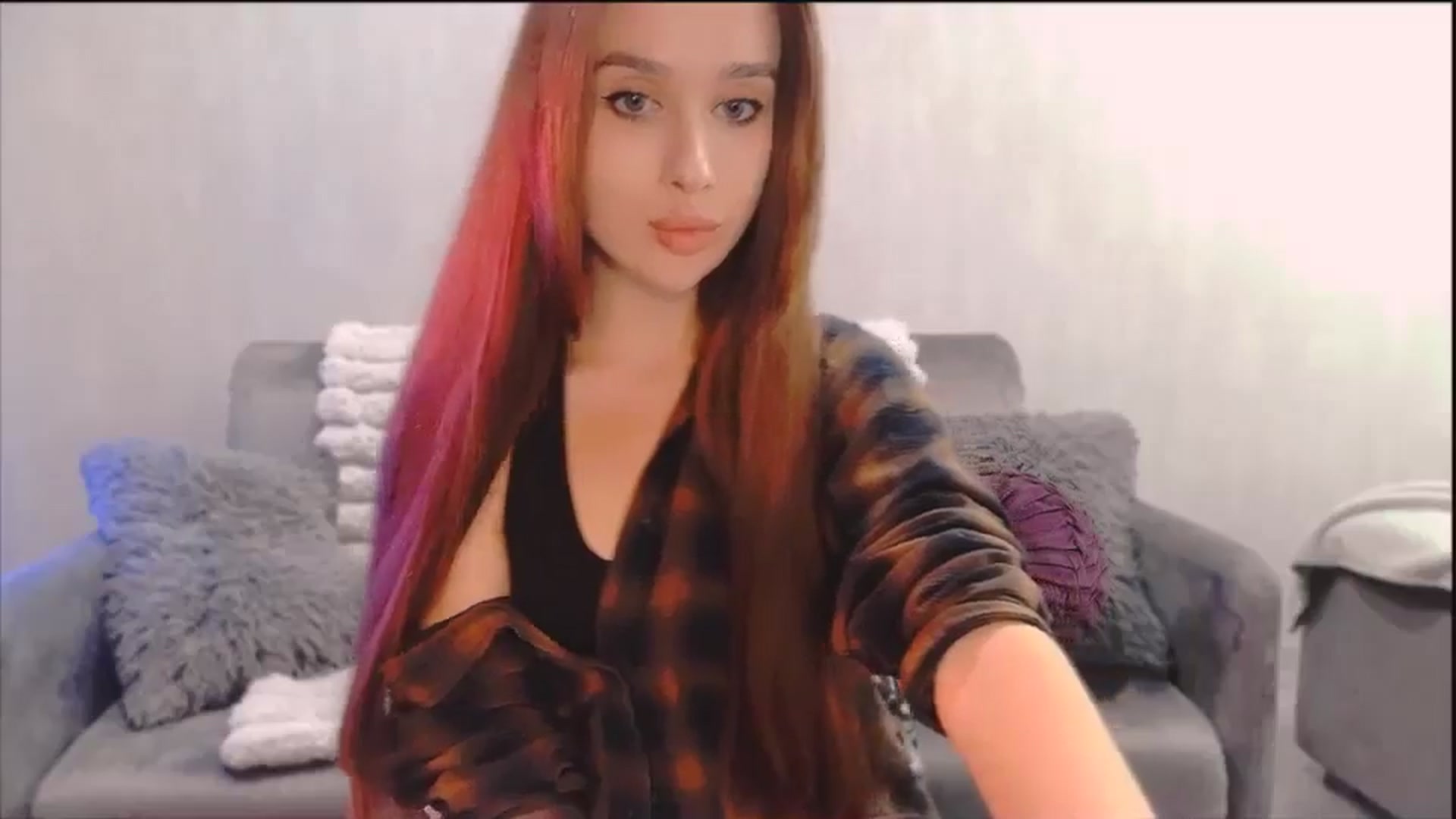 Gallery image thumbnail from Lora_Foxi's myfreecams stream on, 11/14/2025, 24:25 image 11 of 20