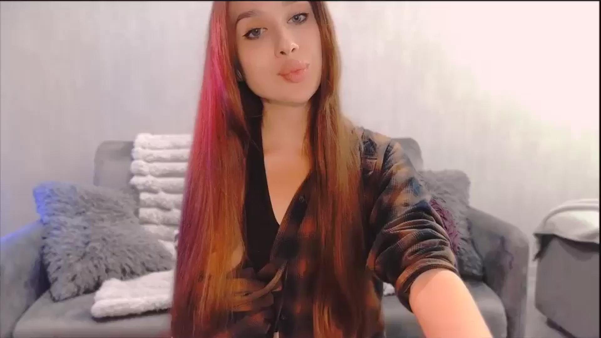Gallery image thumbnail from Lora_Foxi's myfreecams stream on, 11/14/2025, 24:25 image 19 of 20